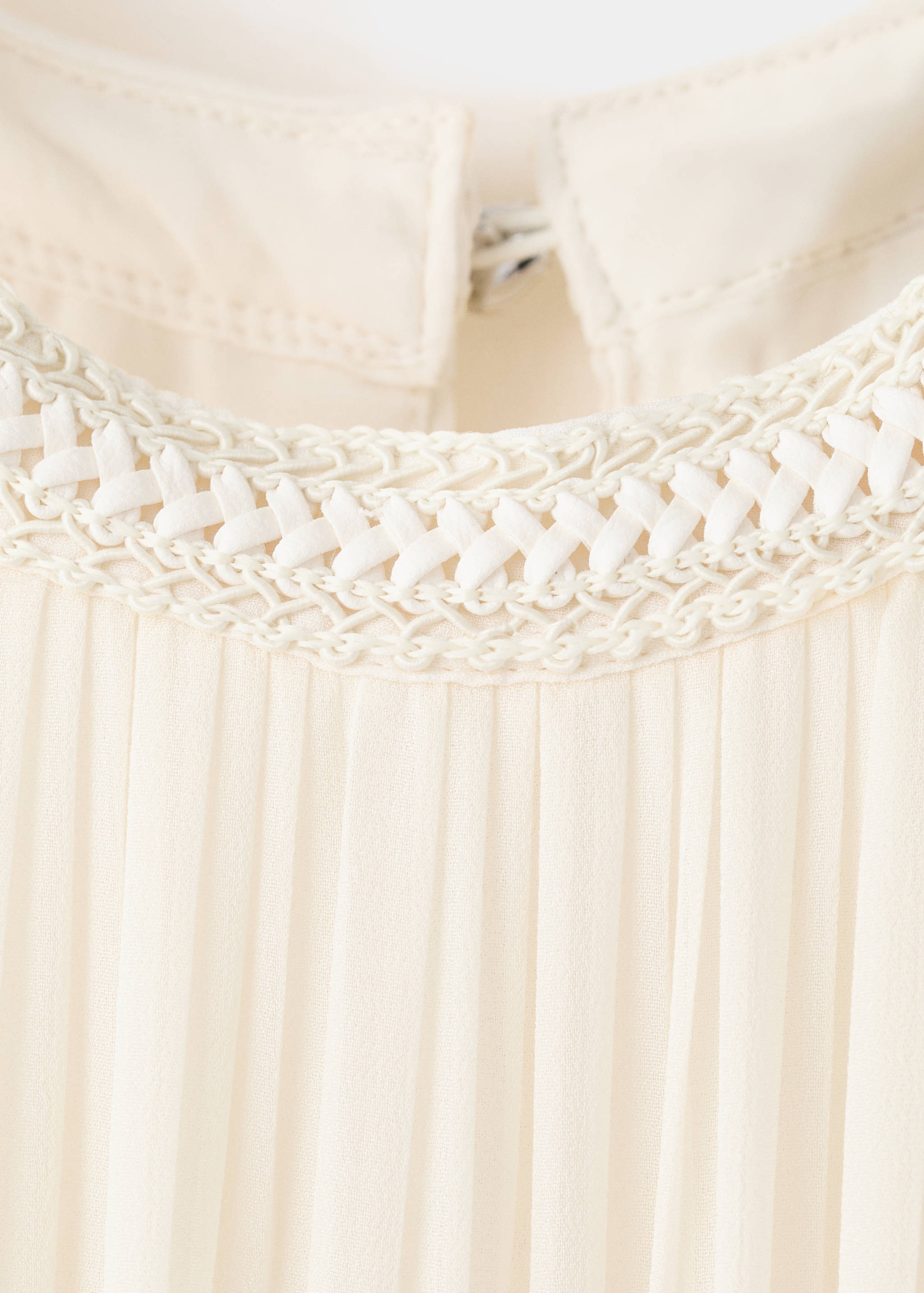 Vestido evasê com decote halter - Pormenor do artigo 8