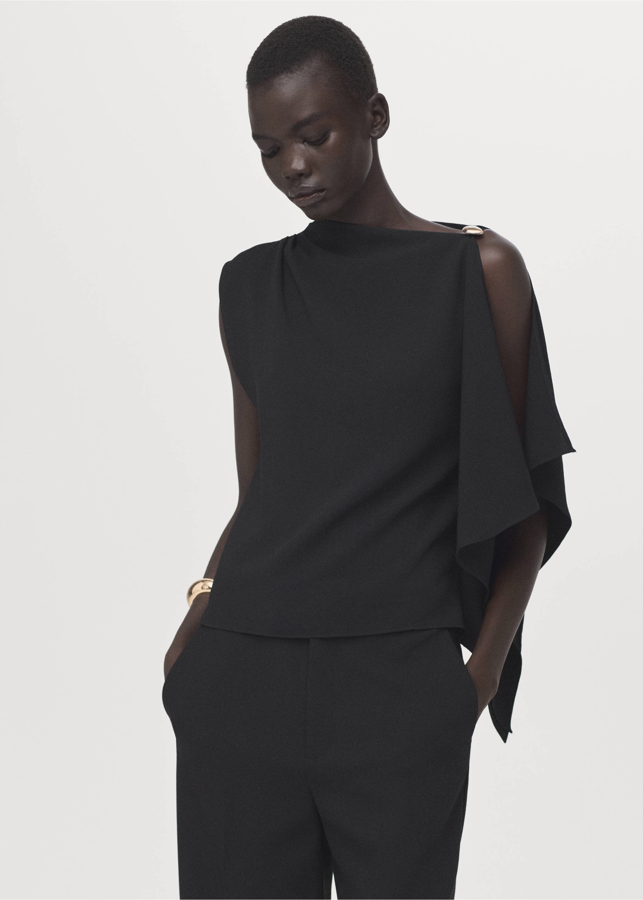 Blouse with asymmetrical neckline - Medium plane, Black. Ref: 27044084-00.