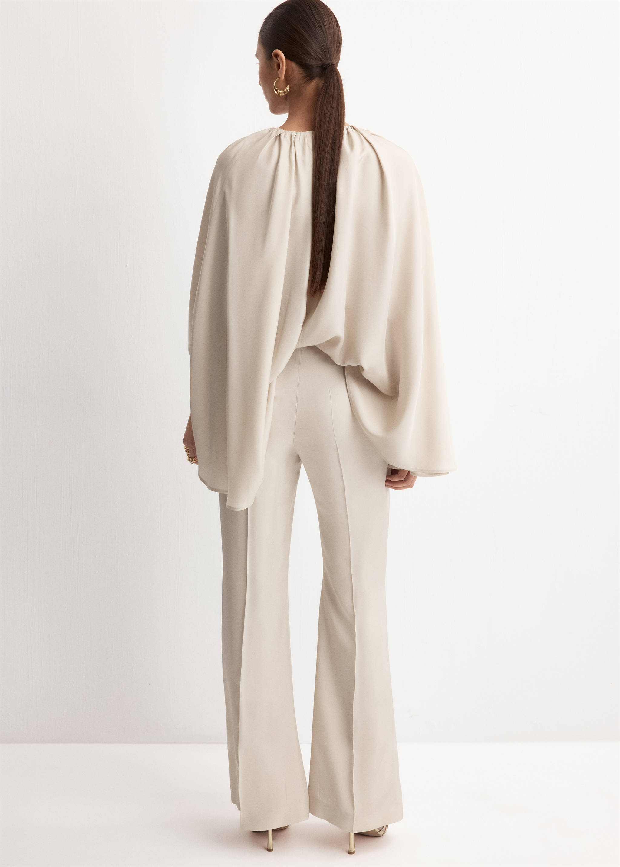 Pantalón recto tiro alto - Reverso del artículo