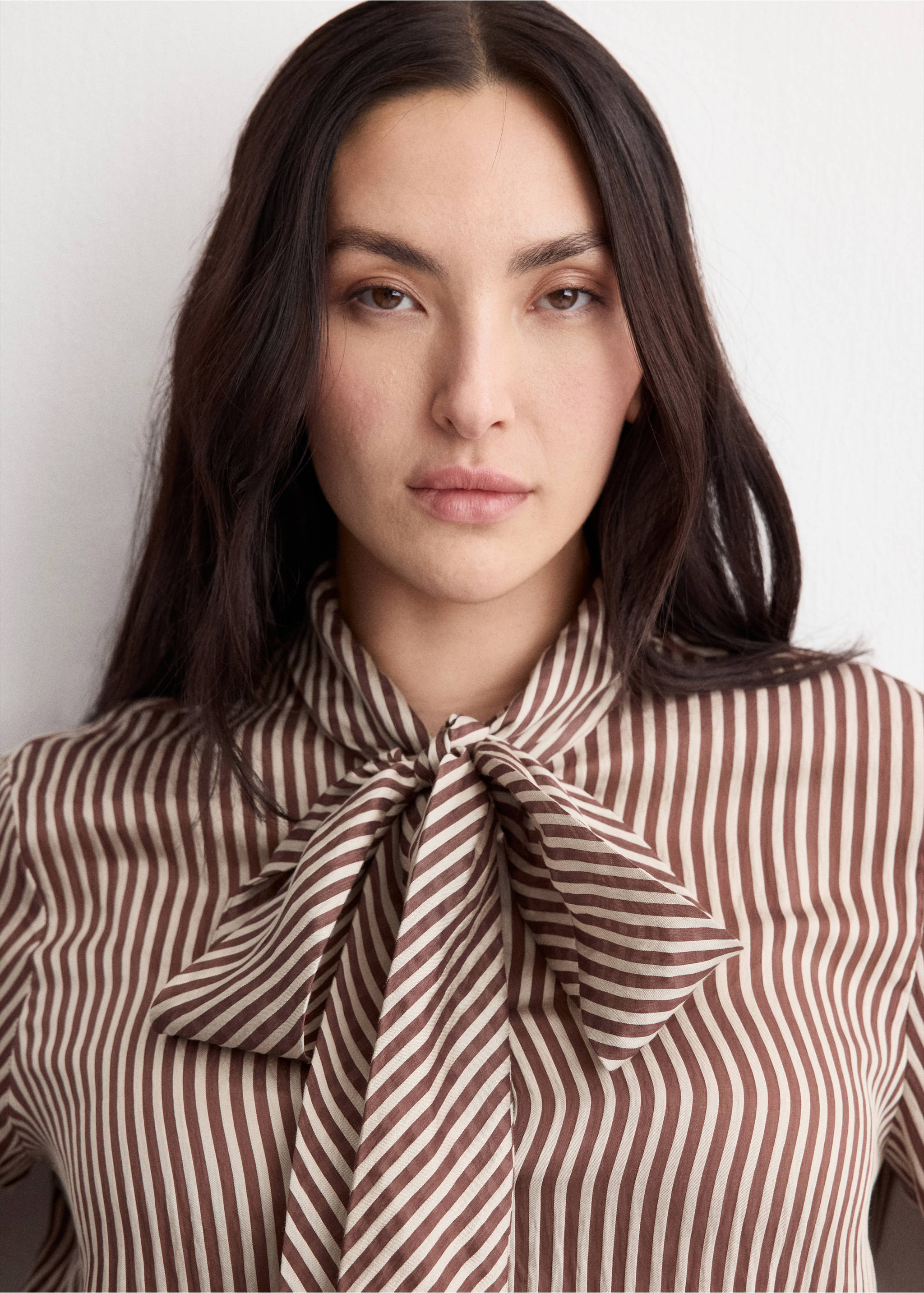 Blusa rayas cuello lazo - Detalle del artículo 4, Marrón. Ref: 27044093-00.