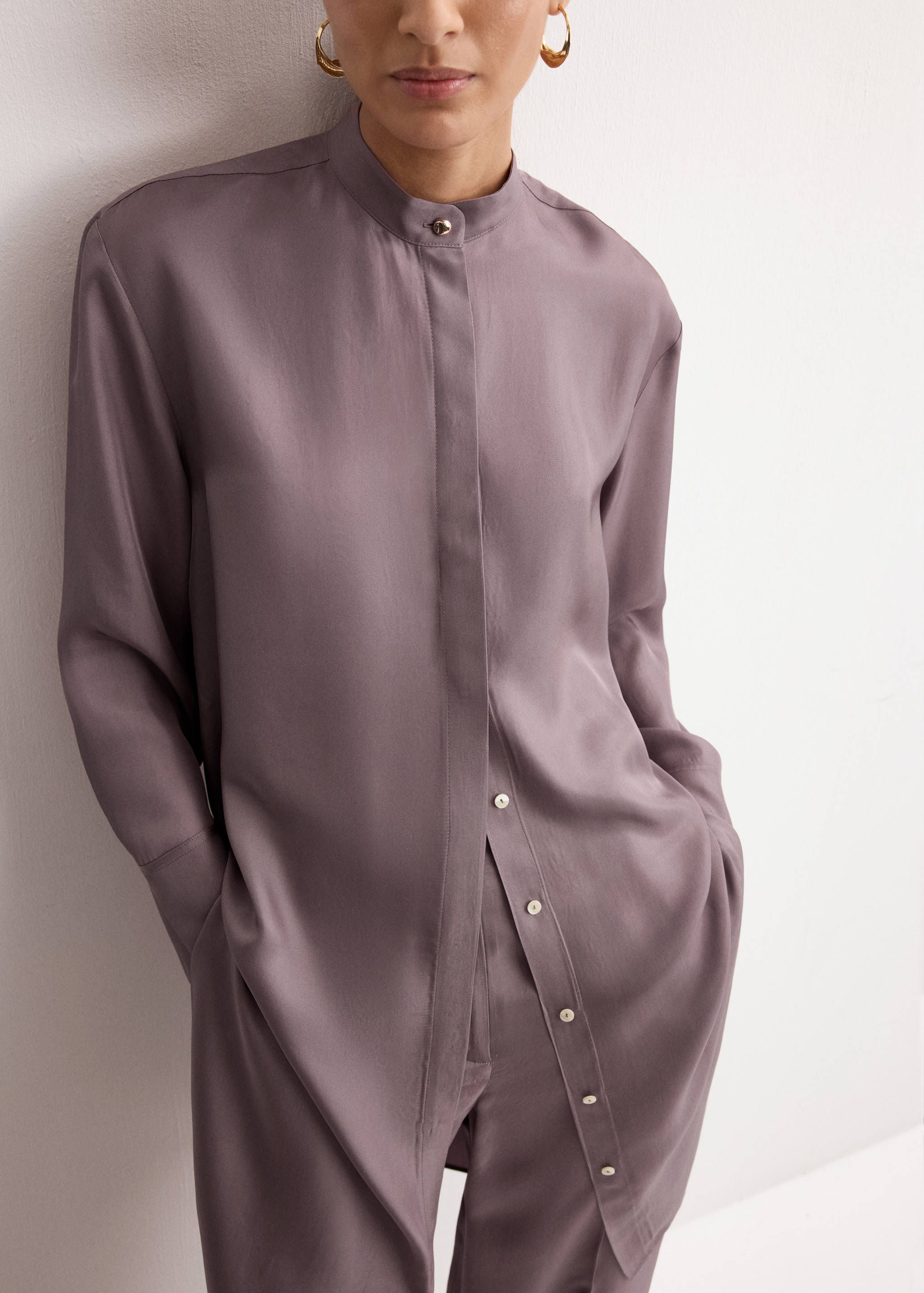 Long shirt with stand collar - Medium plane