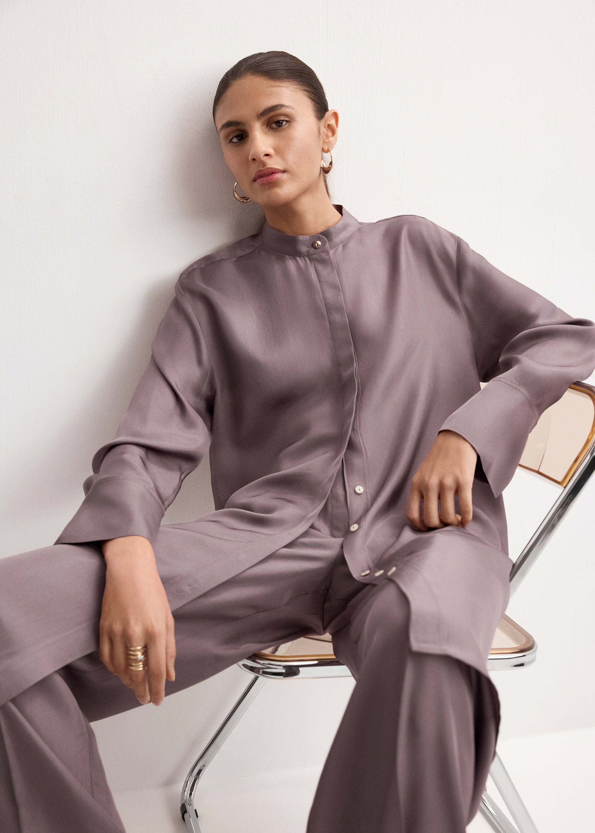 Long shirt with stand collar - Details of the article 2