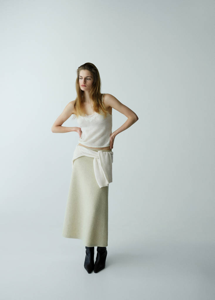 Top with lace neck — Ecru