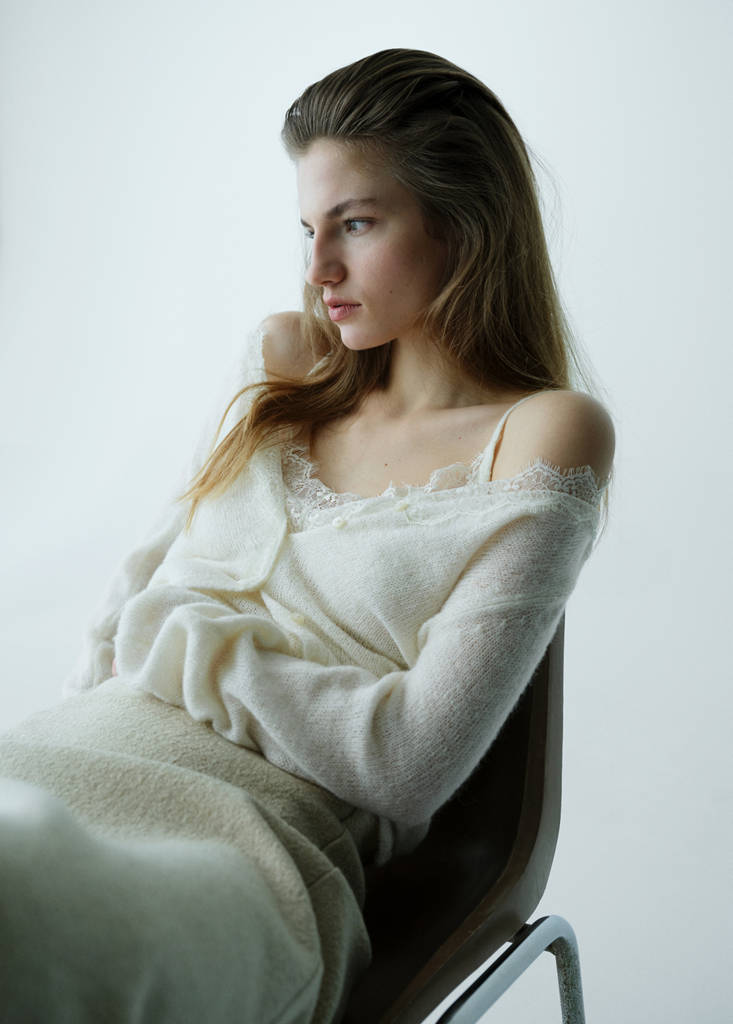 Top with lace neck — Ecru