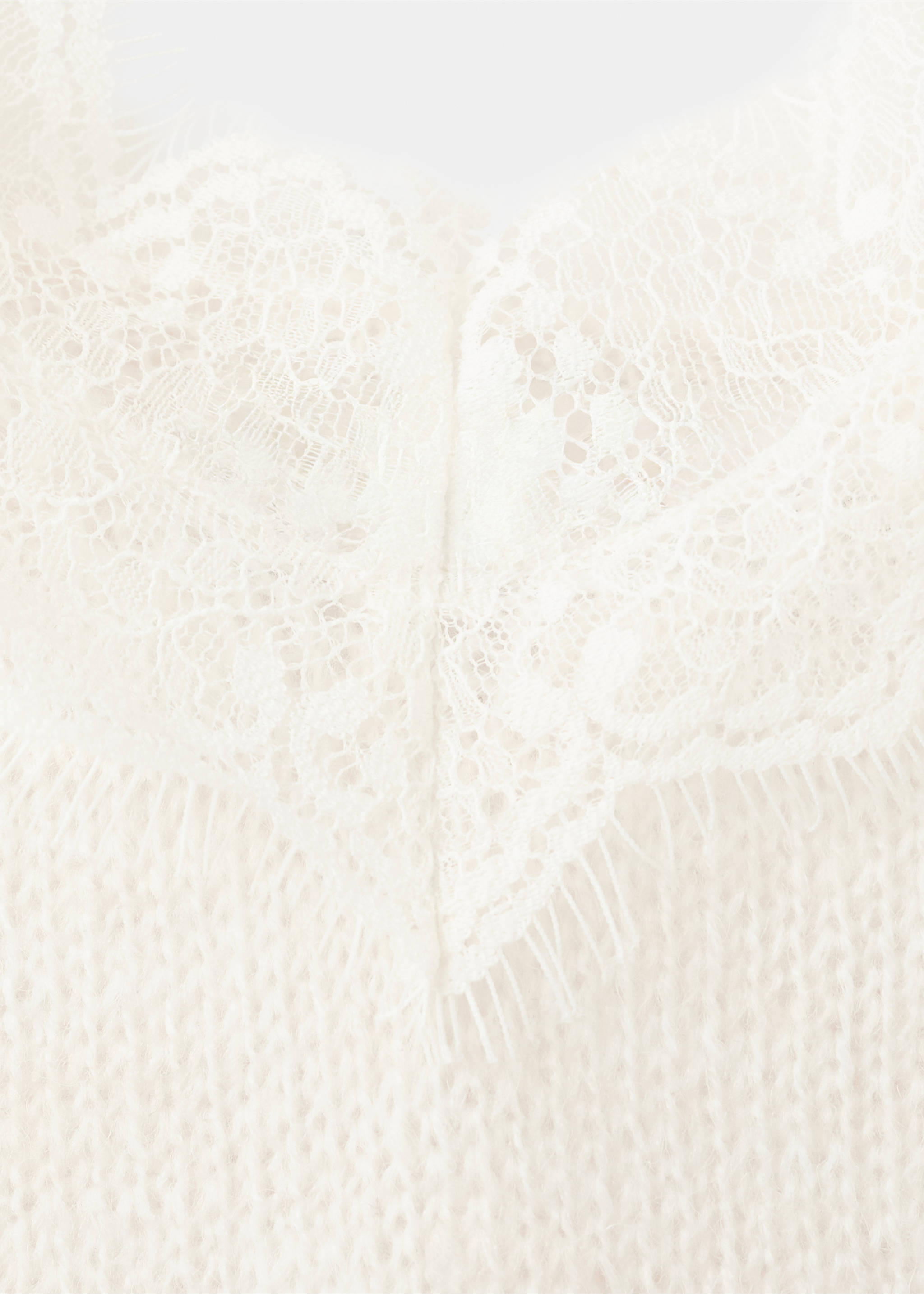 Top with lace neck - Details of the article 0, Ecru. Ref: 27044097-00.