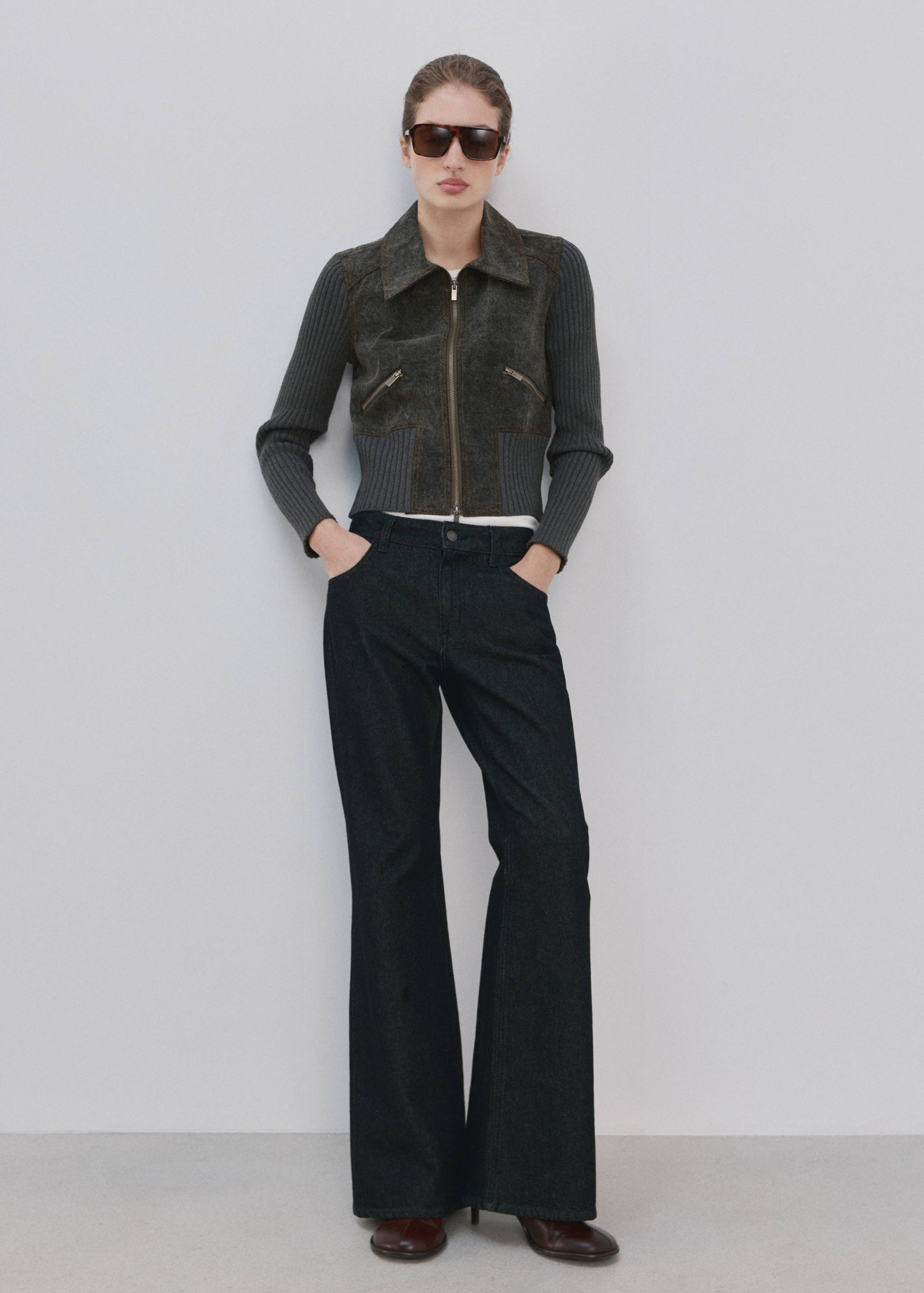 Knitted jacket with combined fabrics - General plane