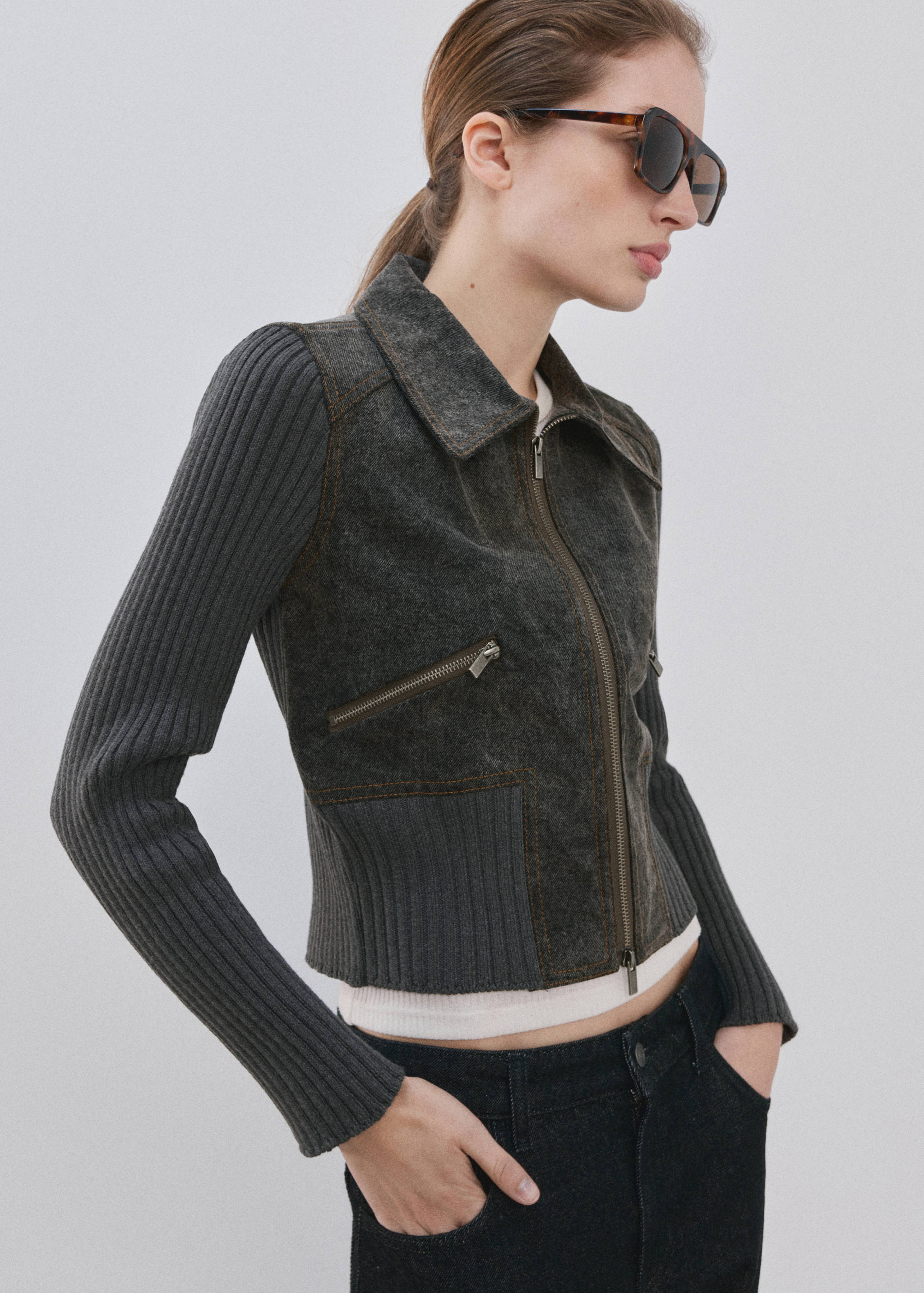 Knitted jacket with combined fabrics - Medium plane