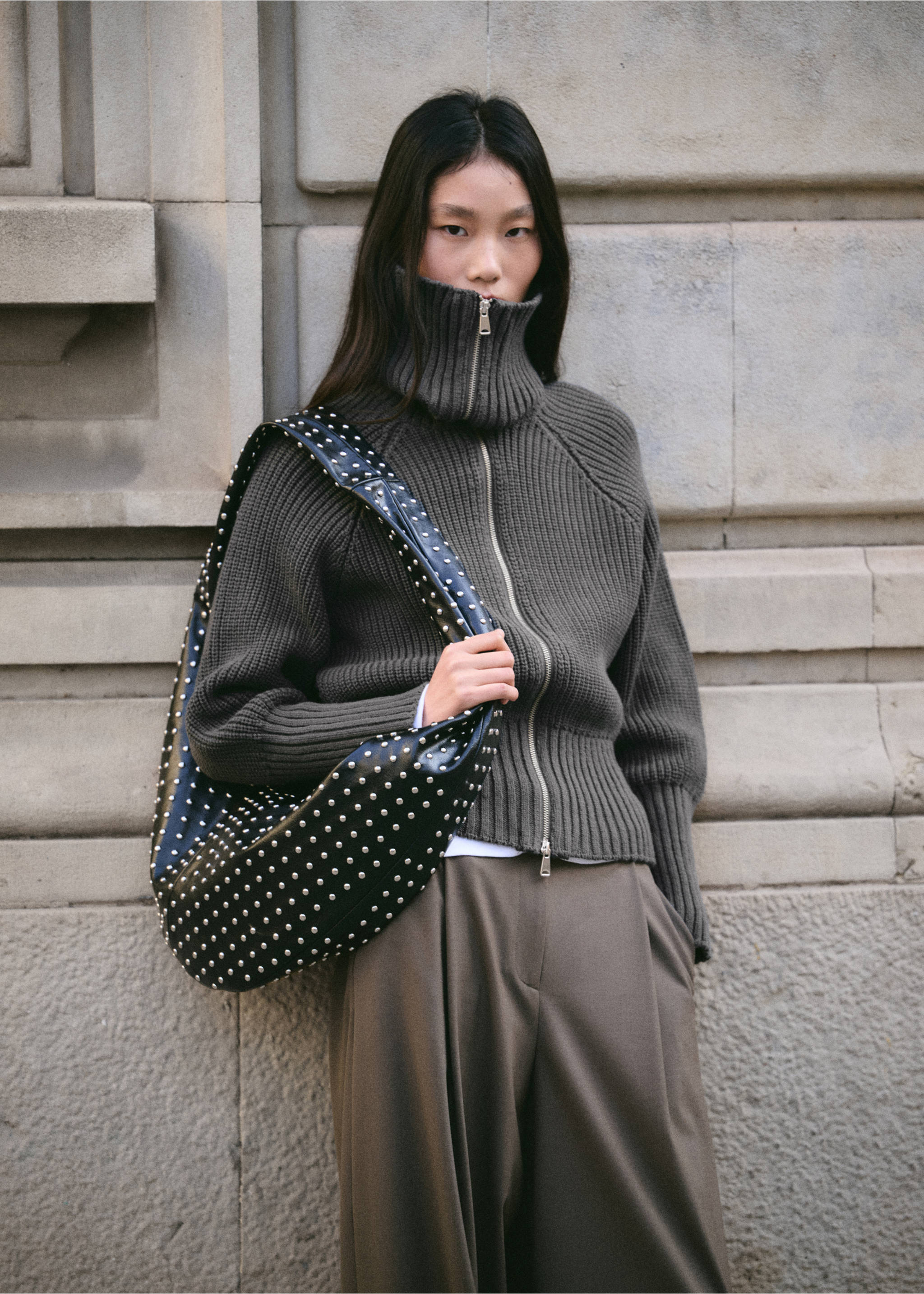 Cárdigan punto cuello embudo - Plano medio, Gris antracita. Ref: 27044100-00.