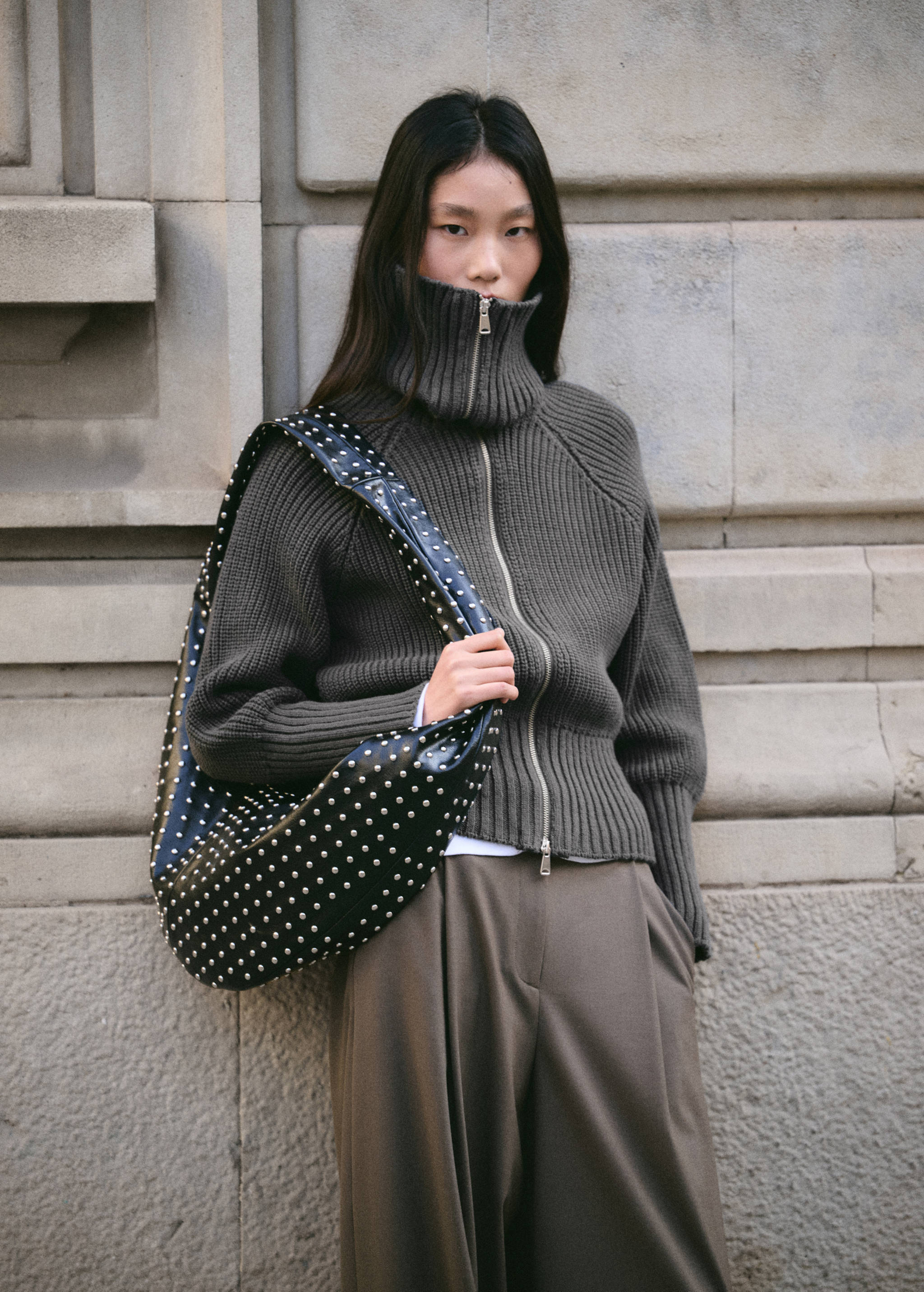 Funnel neck knit cardigan - Medium plane