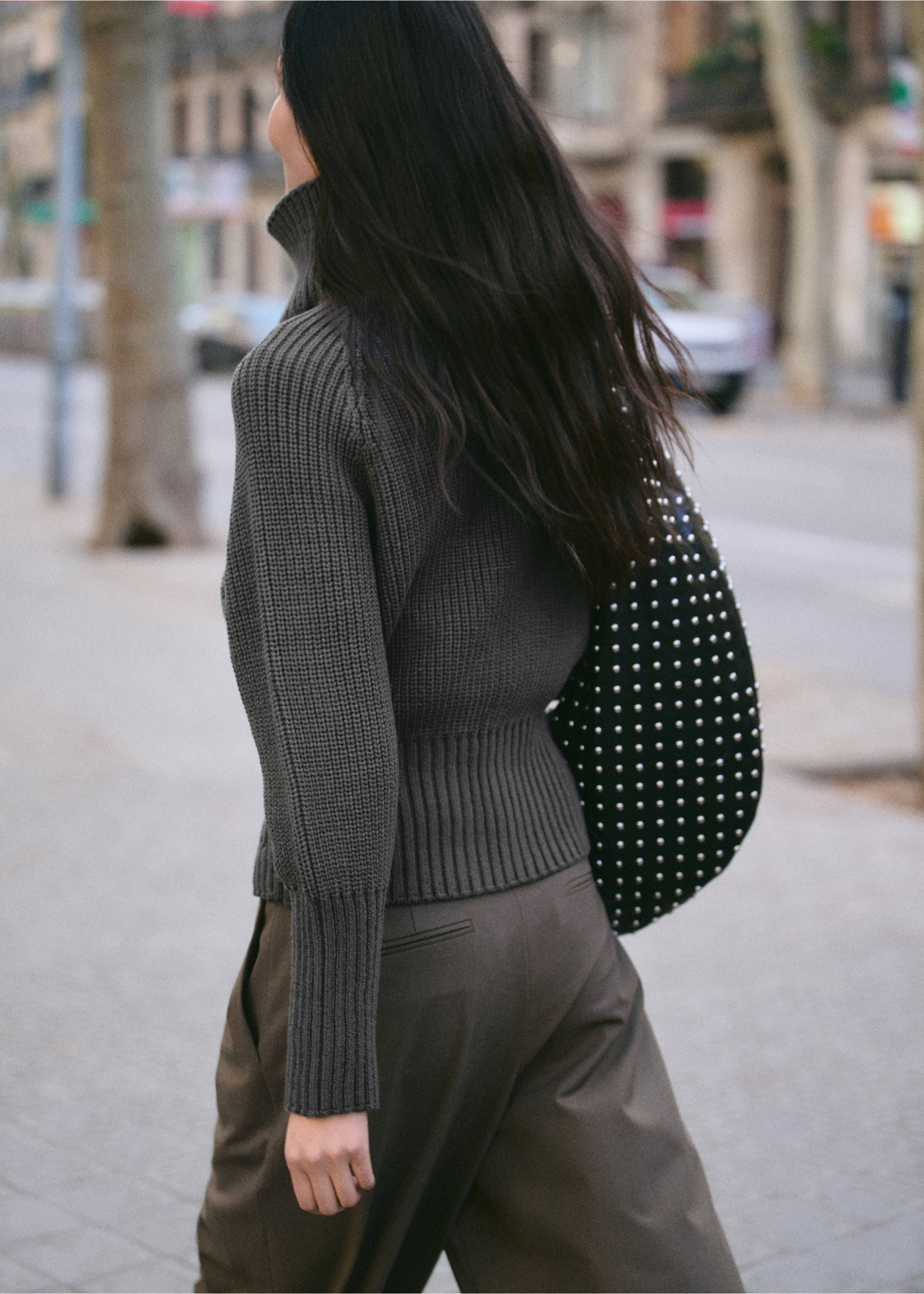 Cárdigan punto cuello embudo - Reverso del artículo, Gris antracita. Ref: 27044100-00.