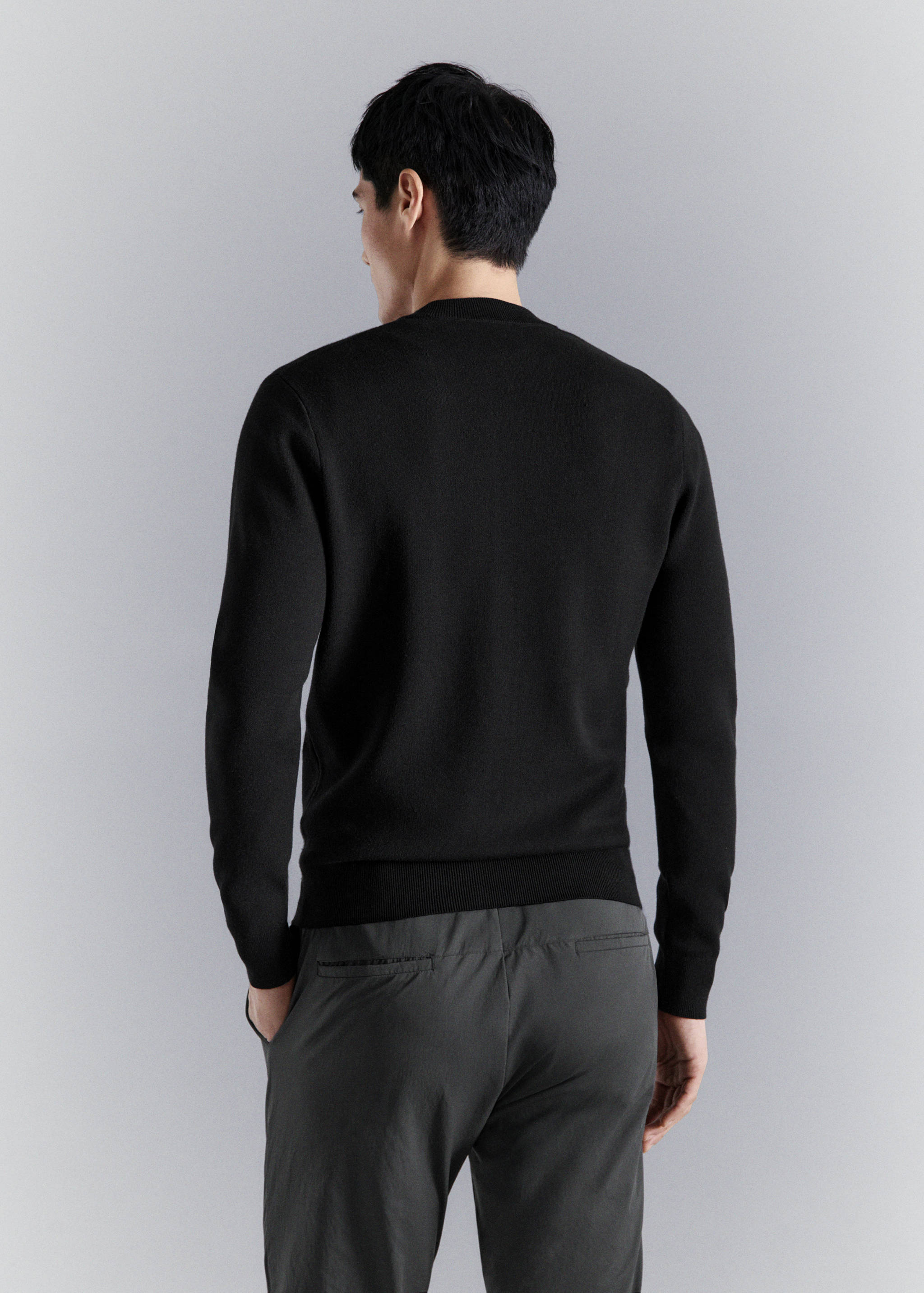 Удобный кардиган из эластичного трикотажа - Обратная сторона изделия