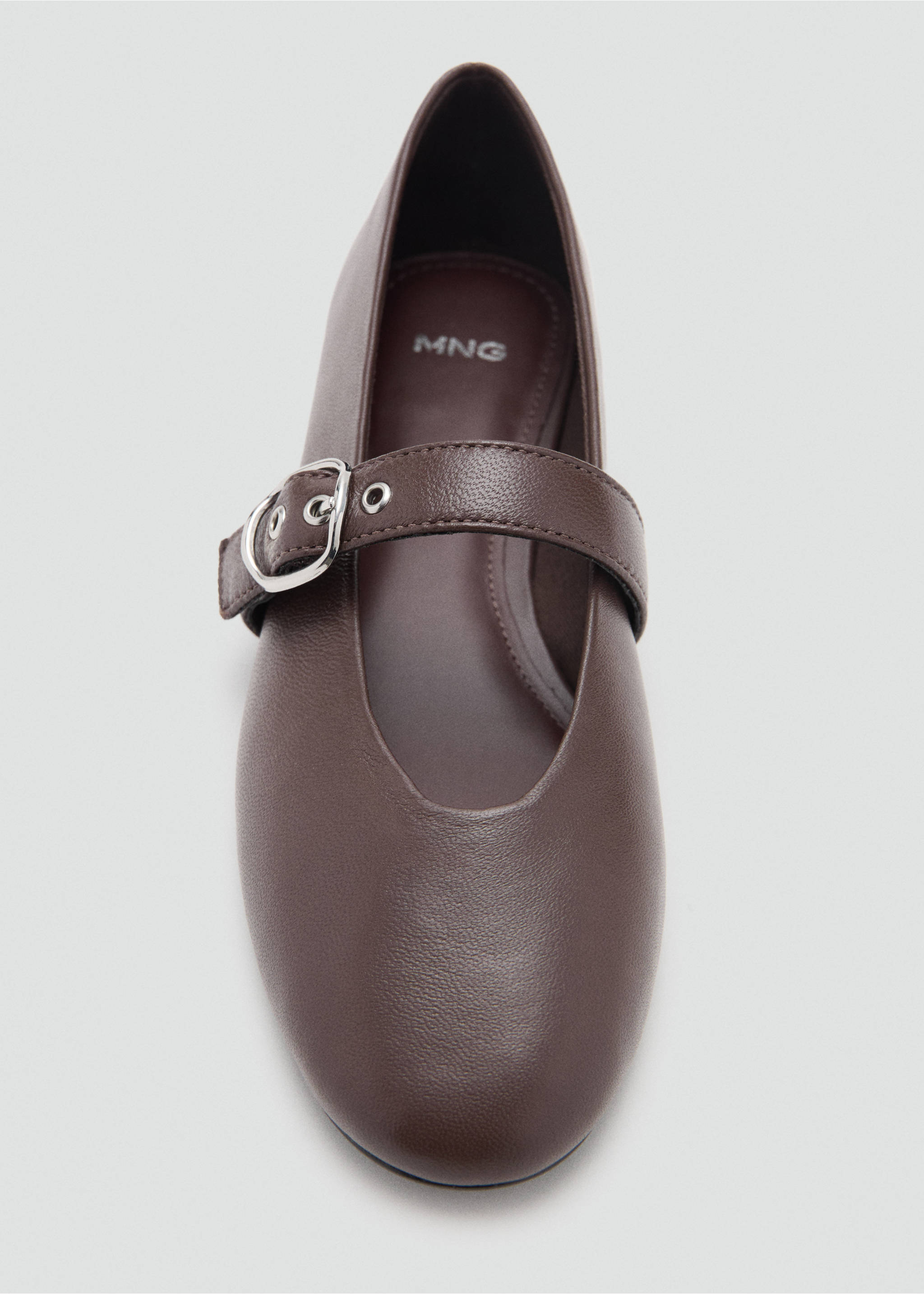 Bailarina piel tira hebilla - Detalle del artículo 4, Chocolate. Ref: 27044431-00.