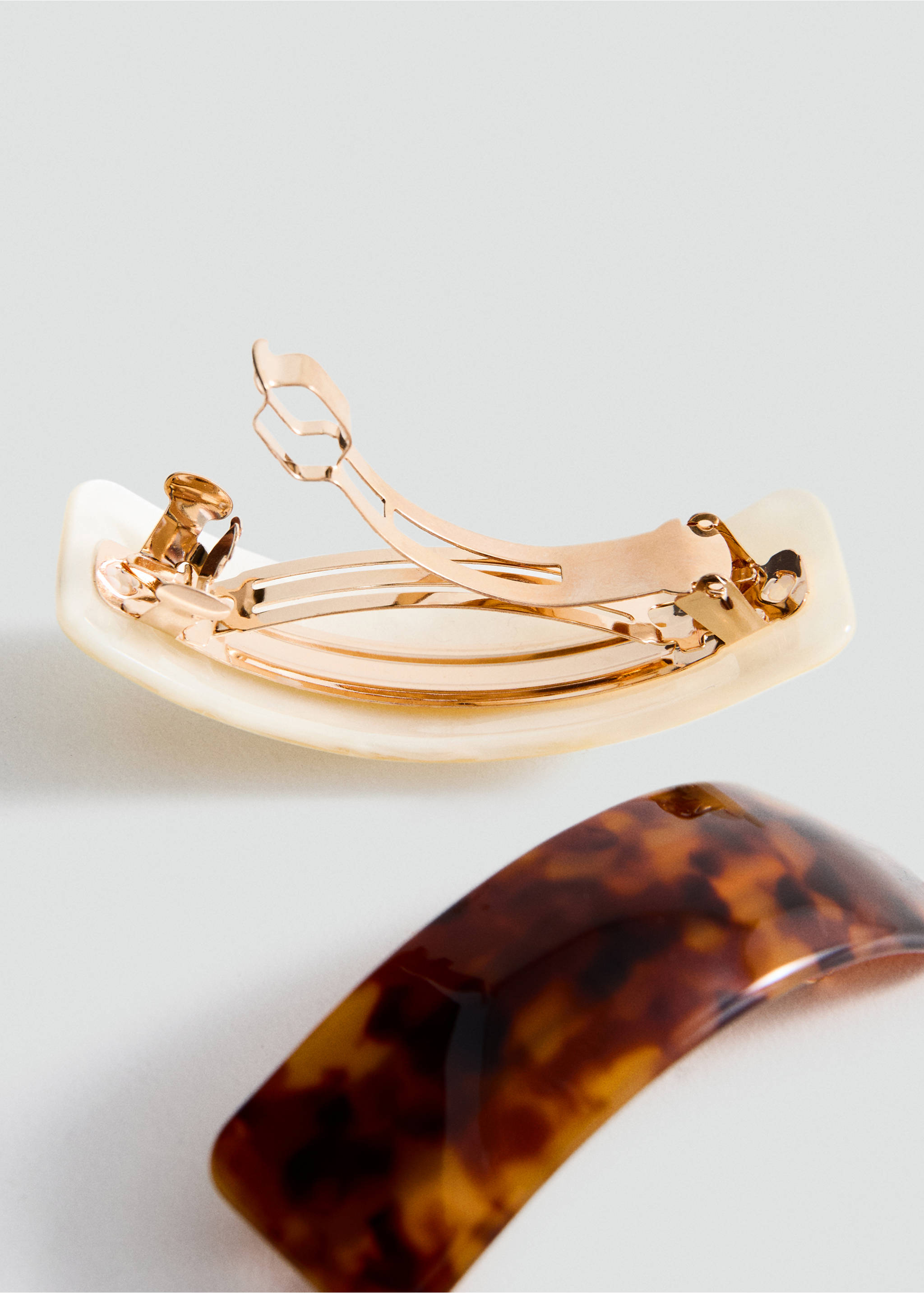 Set van 2 haarspelden - Detail van het artikel 1, Chocoladebruin. Ref: 27044435-00.