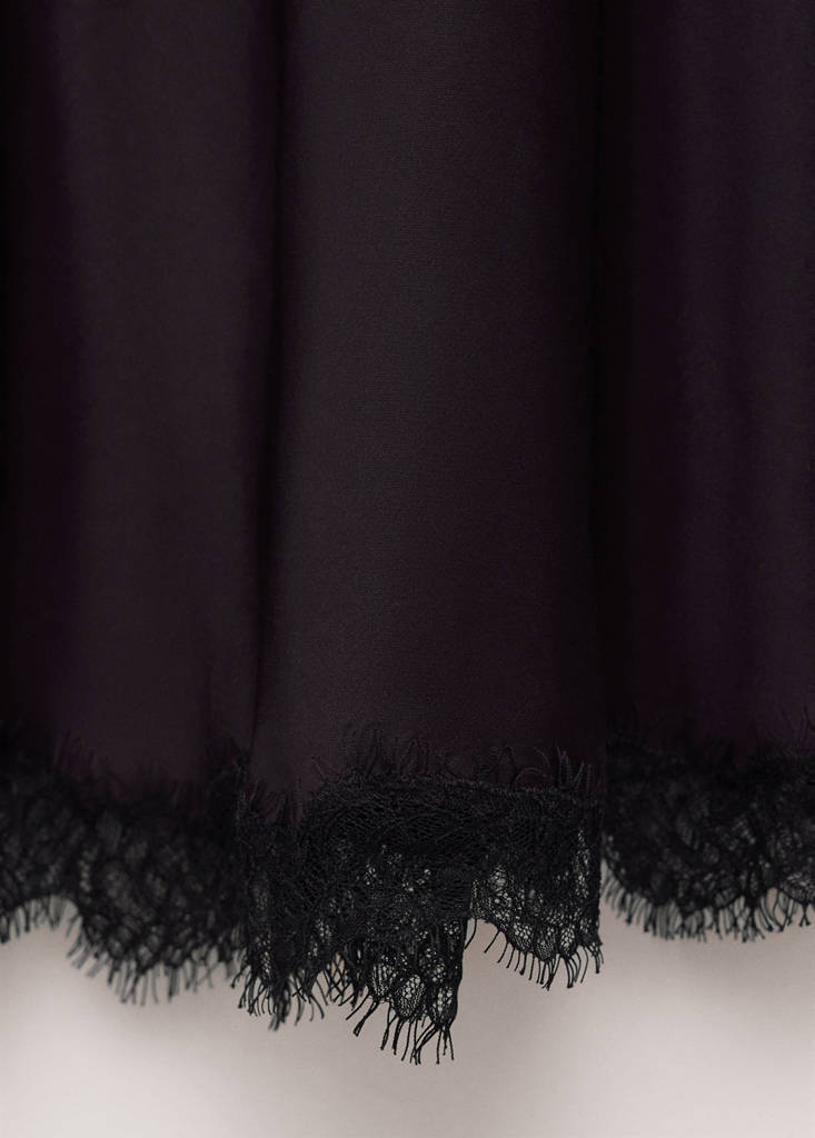Lace dress with opening — Burgundy