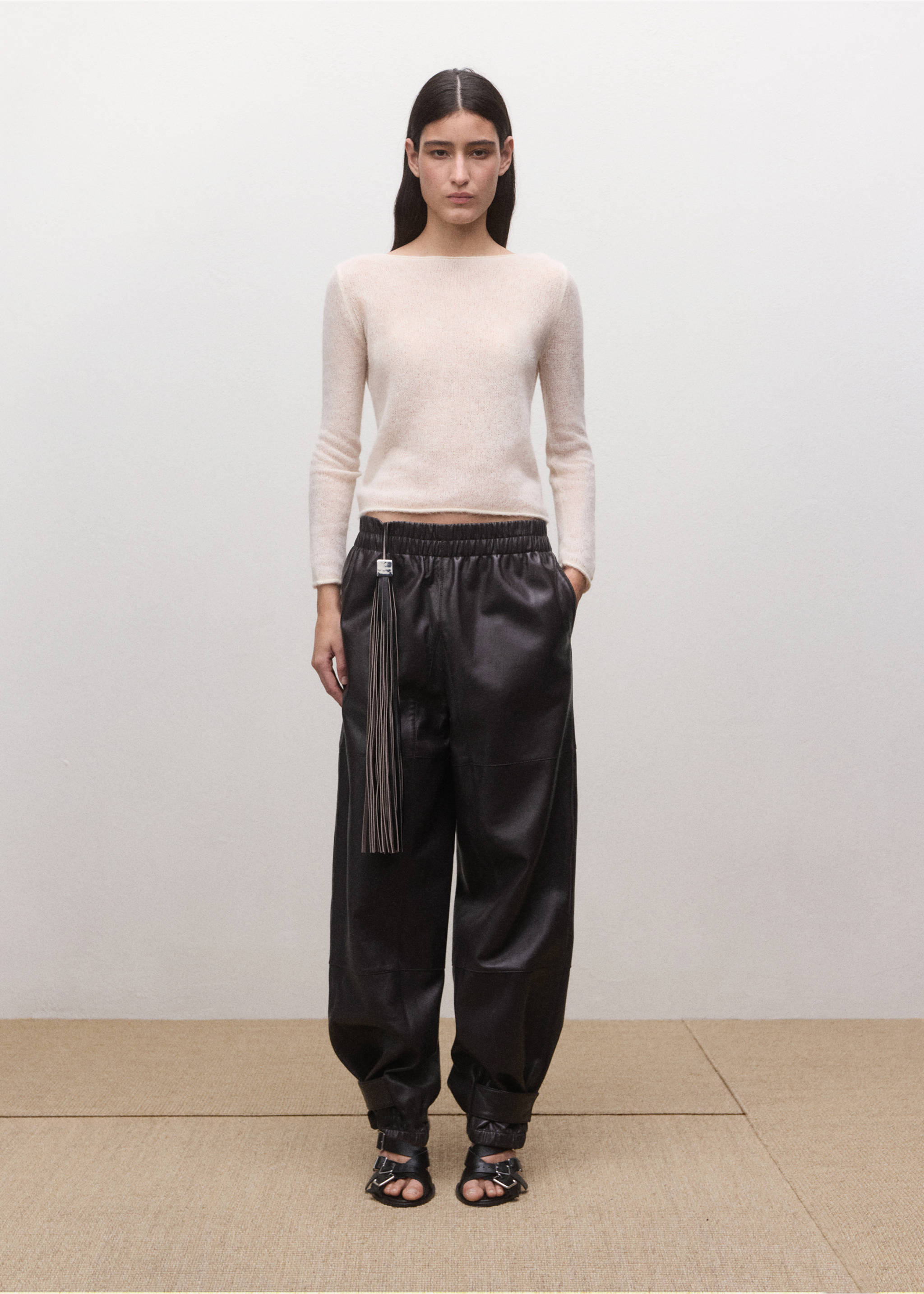 Fringed leather keyring - General plane, Black. Ref: 27044450-00.