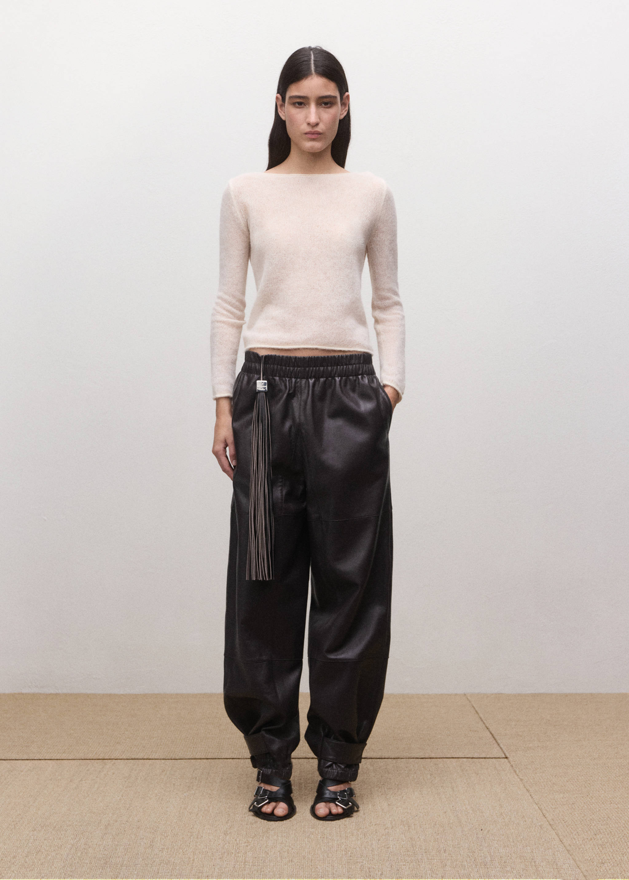 Fringed leather keyring - General plane