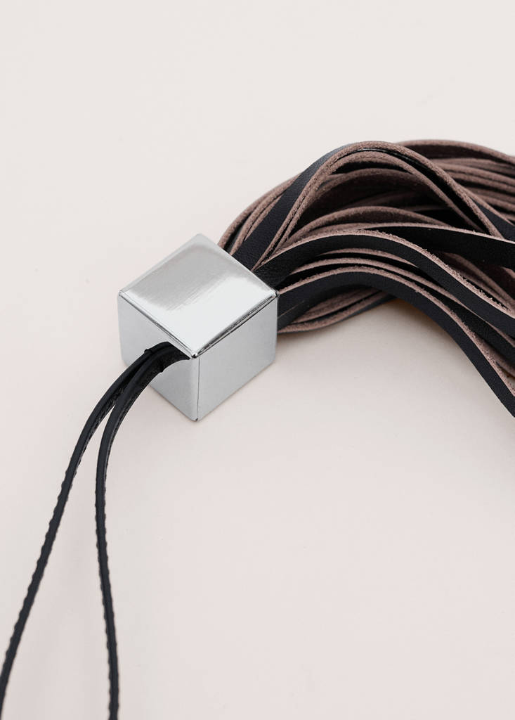 Fringed leather keyring — Black