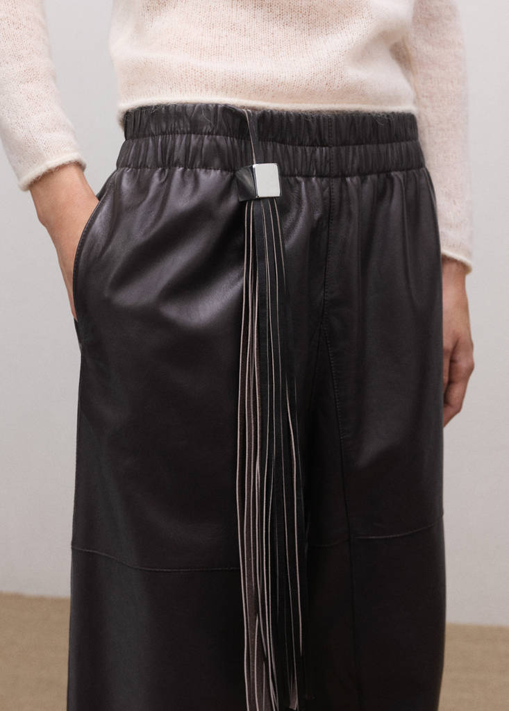 Fringed leather keyring — Black