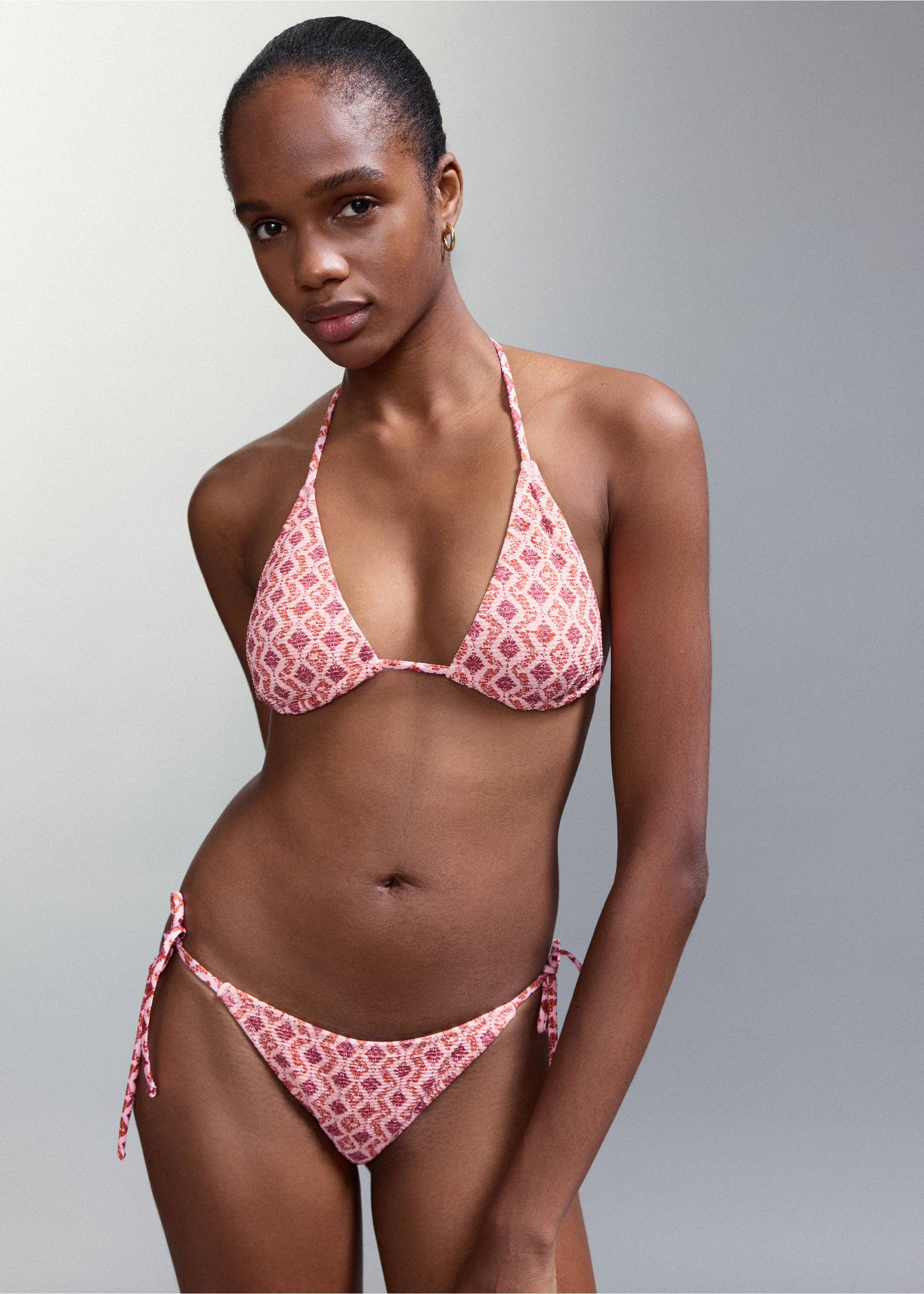 Bedruckter Bikini mit mittelhohem Slip - Mittlere Ansicht, Rosa. Ref: 27044770-00.