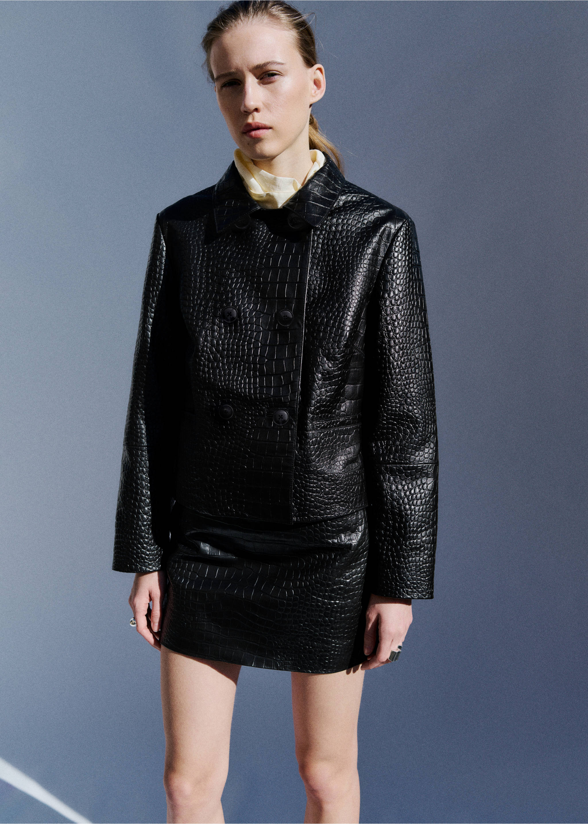 Minifalda piel efecto cocodrilo - Plano medio, Negro. Ref: 27044773-04.