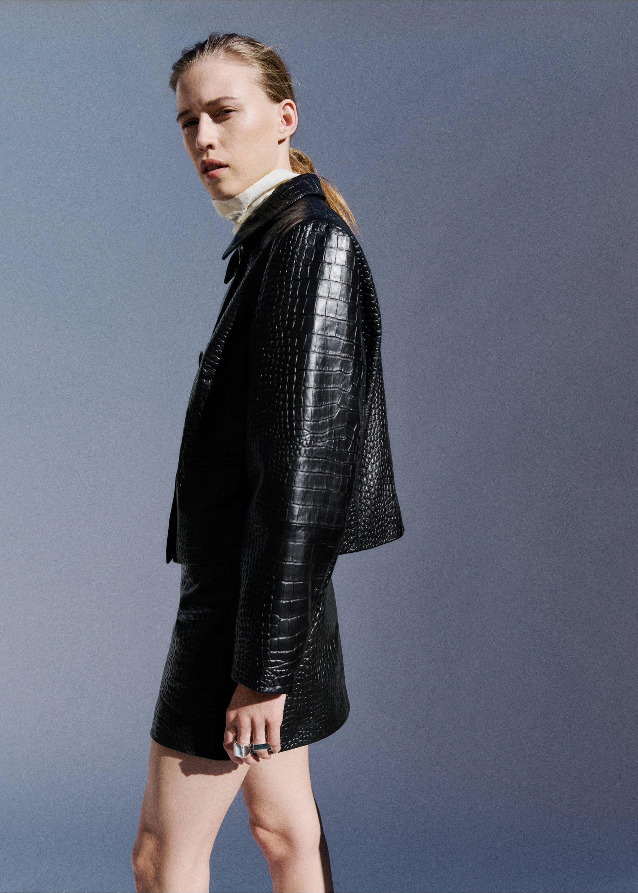 Crocodile-effect leather miniskirt - Details of the article 1, Black. Ref: 27044773-04.
