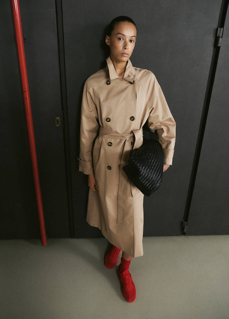 Long double-breasted trench coat — Beige