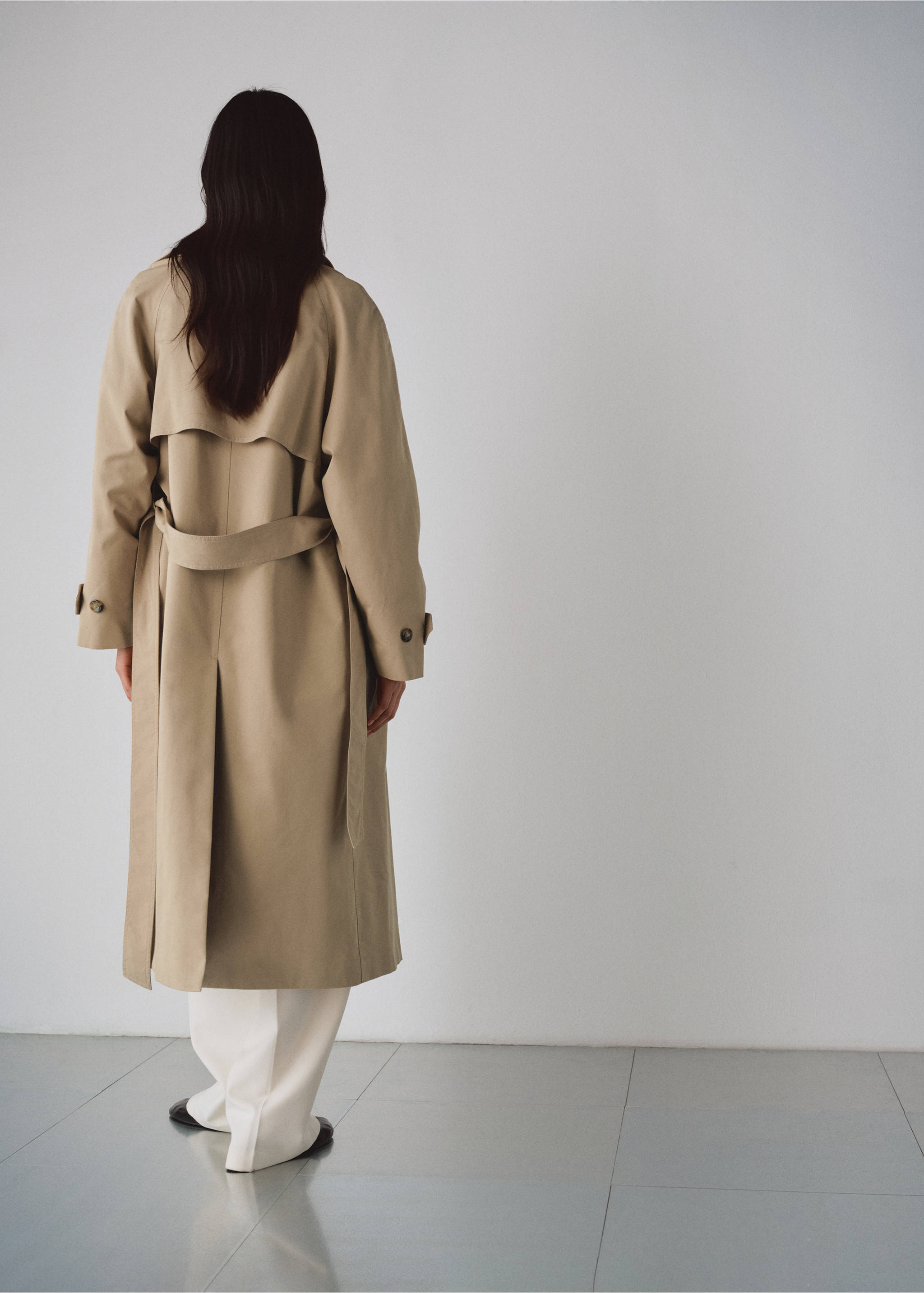 Long double-breasted trench coat - Reverse of the article, Beige. Ref: 27044774-01.
