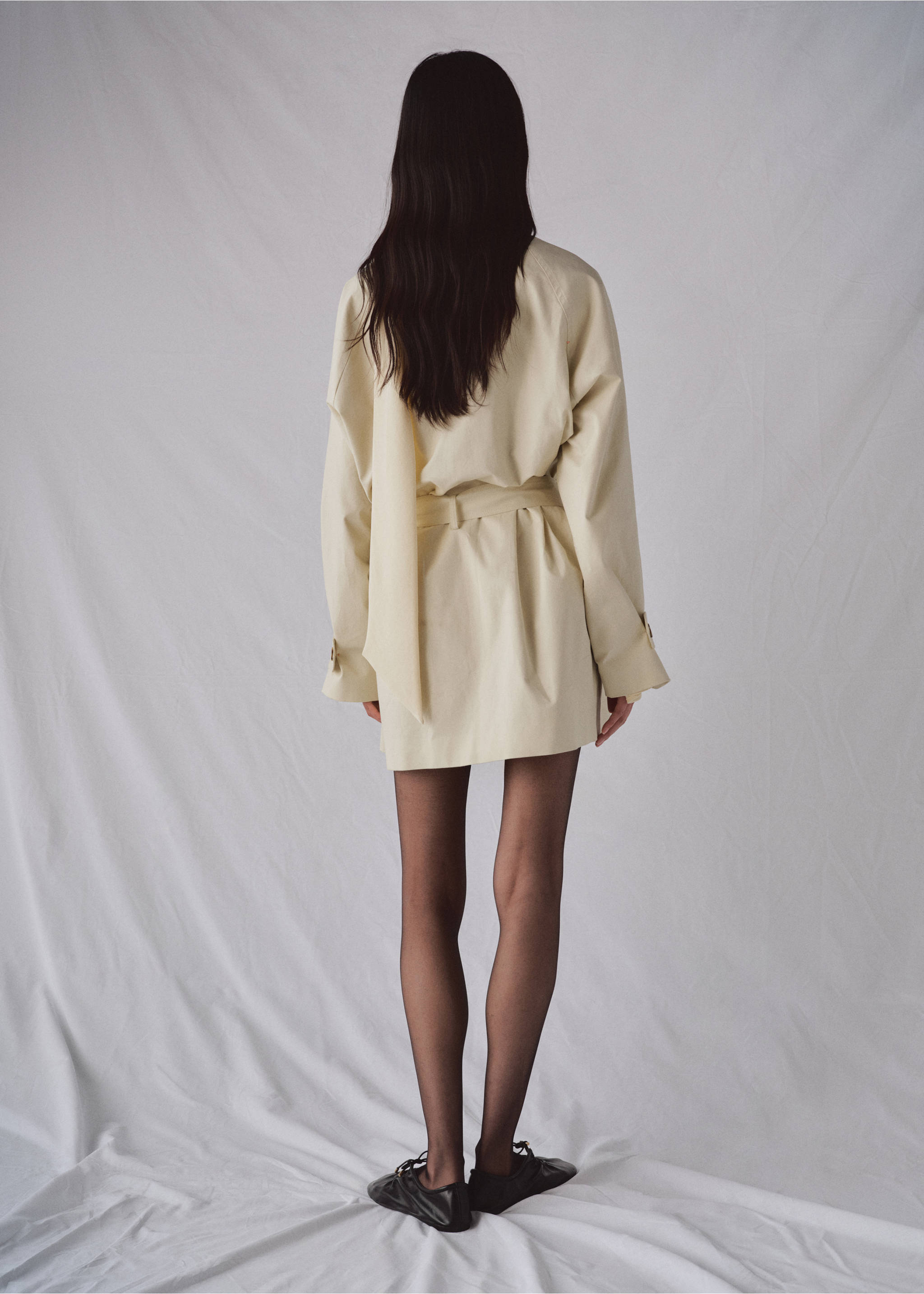 Funnel neck belted trench coat - Reverse of the article, Ecru. Ref: 27044775-00.