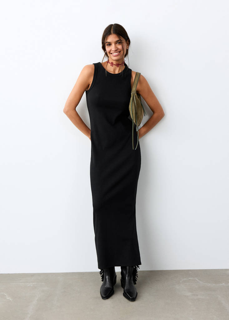 Maxi dress with slit details — Black