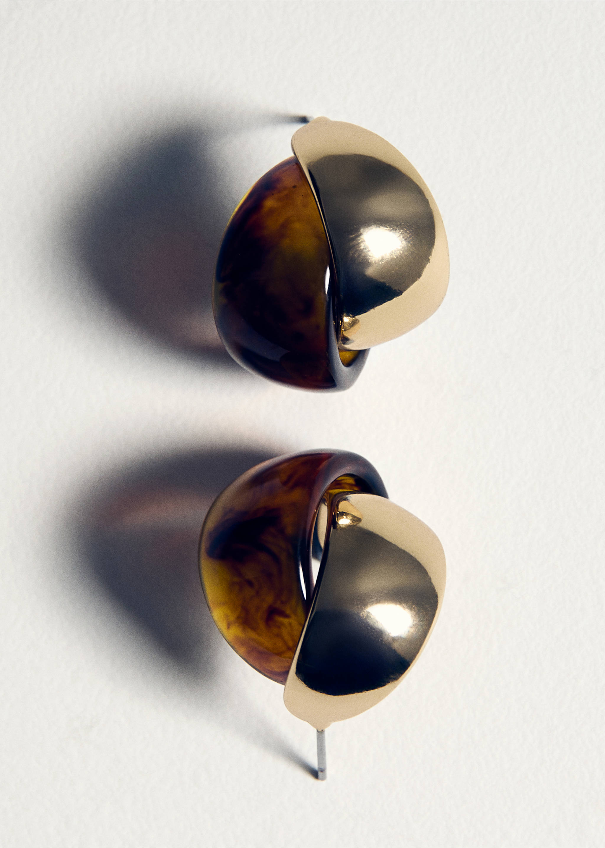 Mixed resin earrings - Details of the article 5, Gold. Ref: 27044787-00.