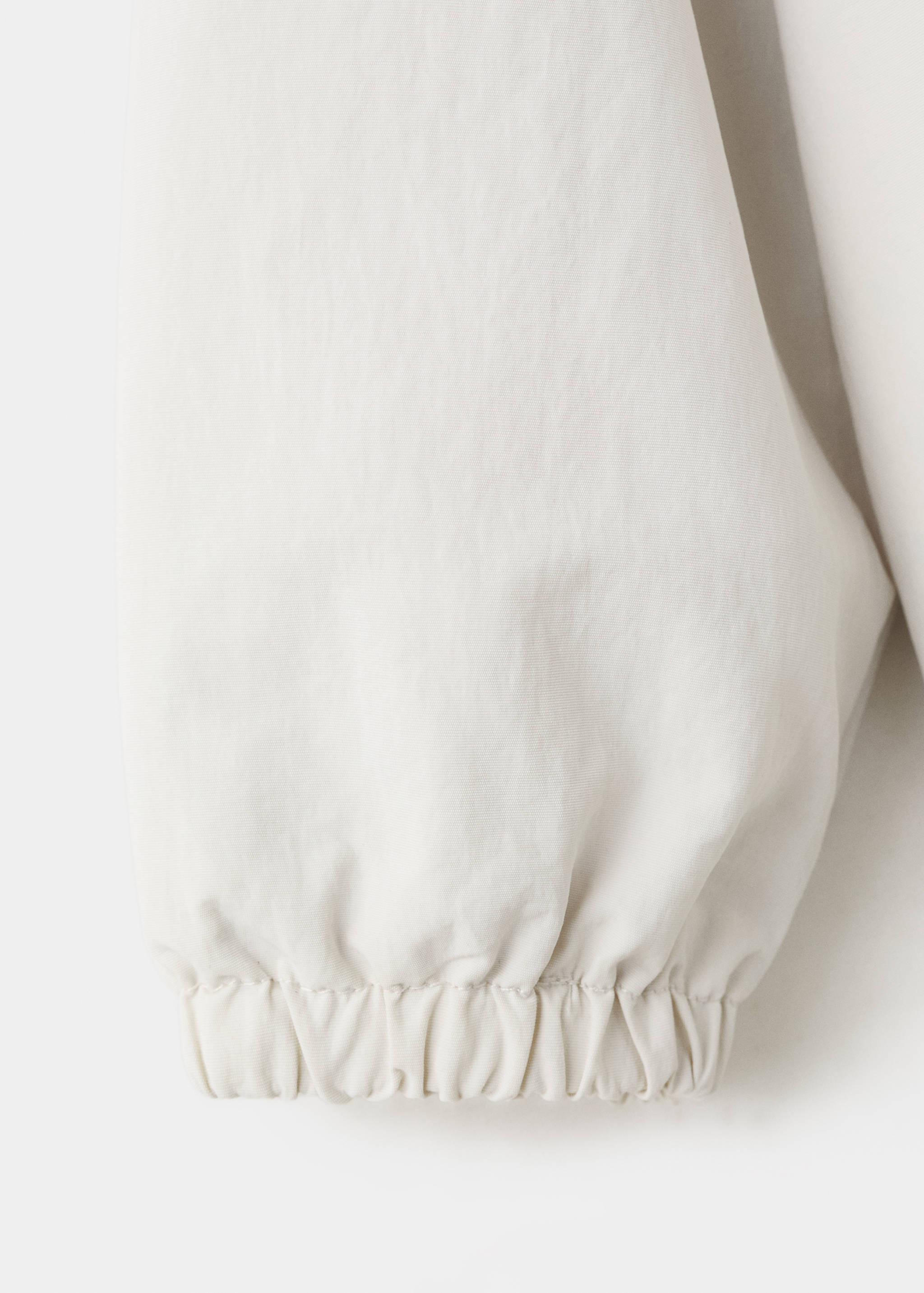 Chaqueta impermeable capucha - Detalle del artículo 8