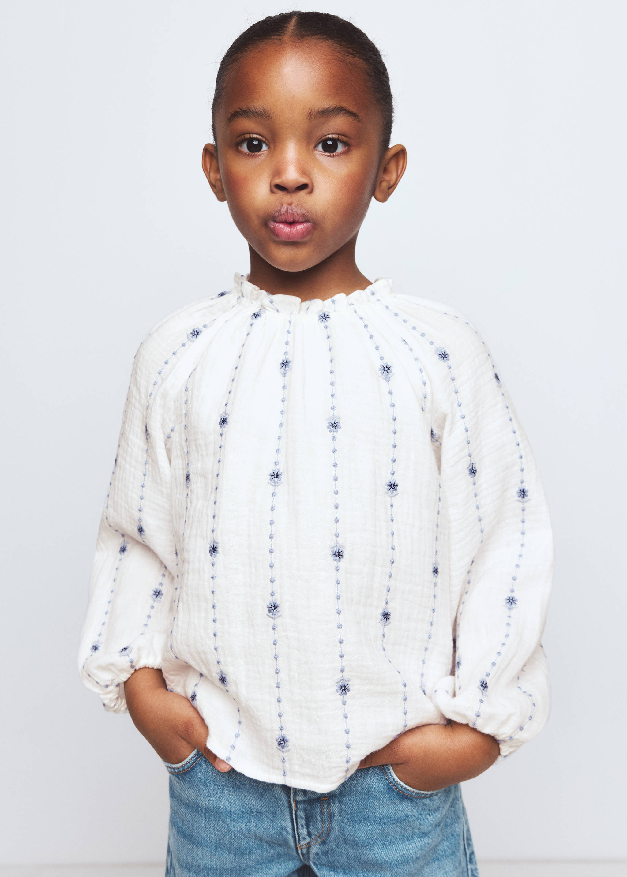 Flower-embroidered cotton blouse - Medium plane