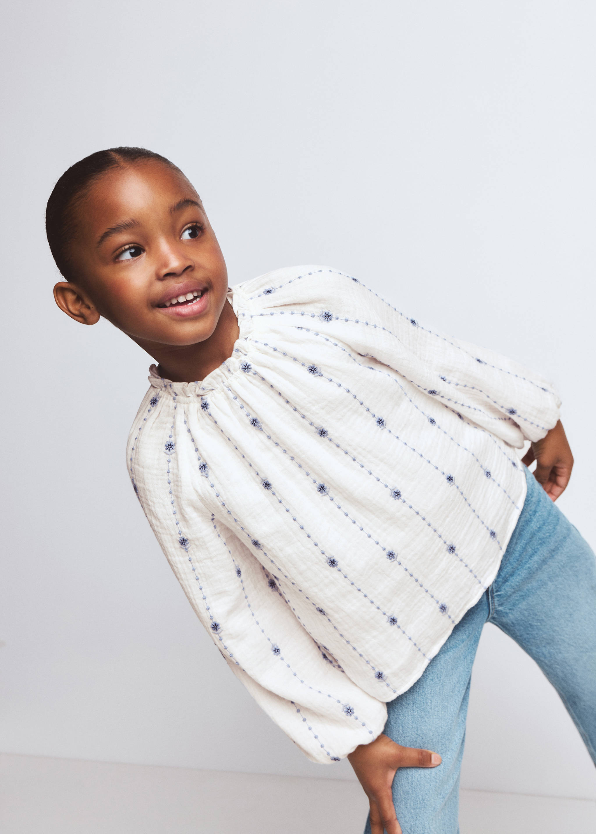 Flower-embroidered cotton blouse - Details of the article 1