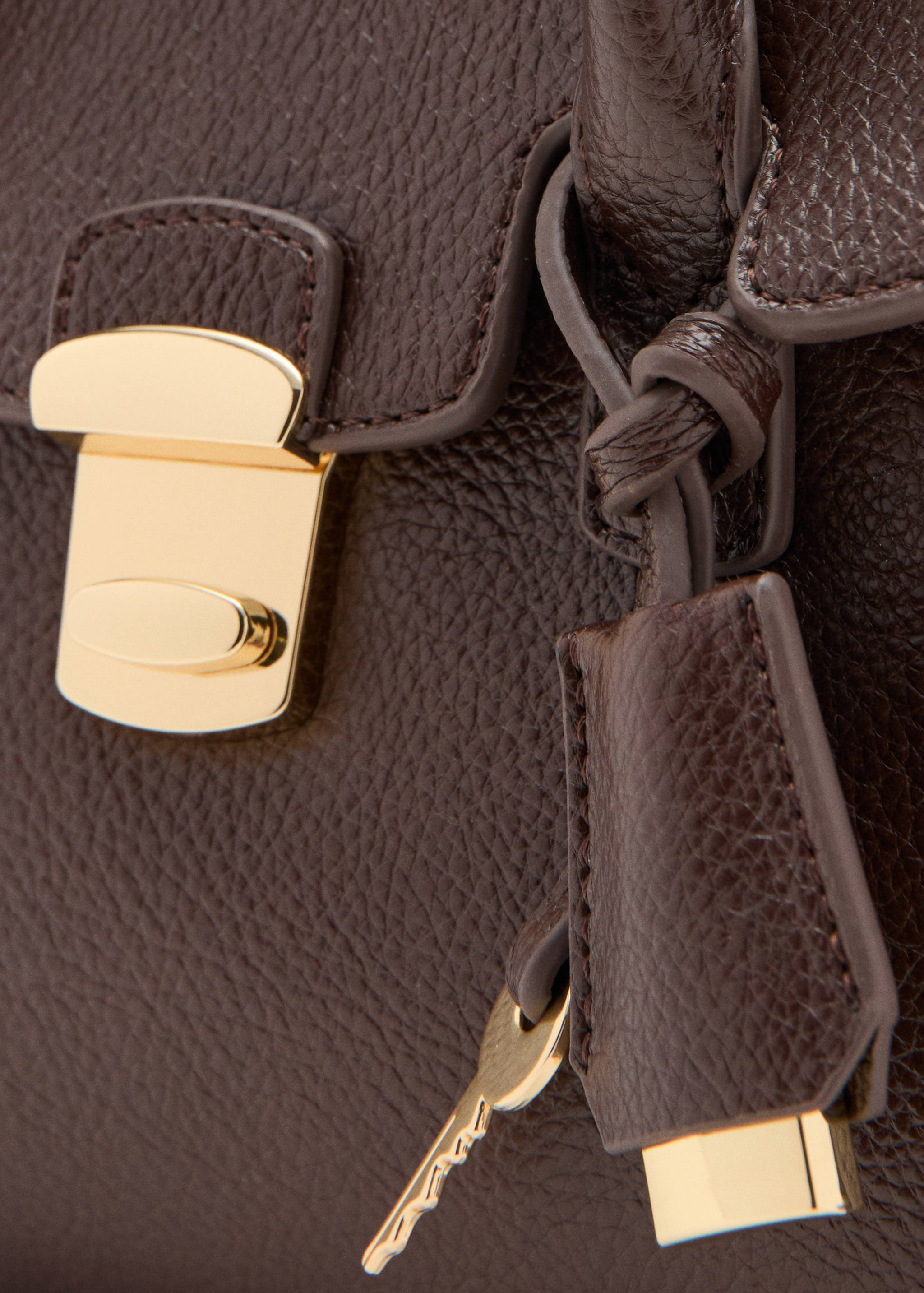 Medium city handbag with flap - Details of the article 1