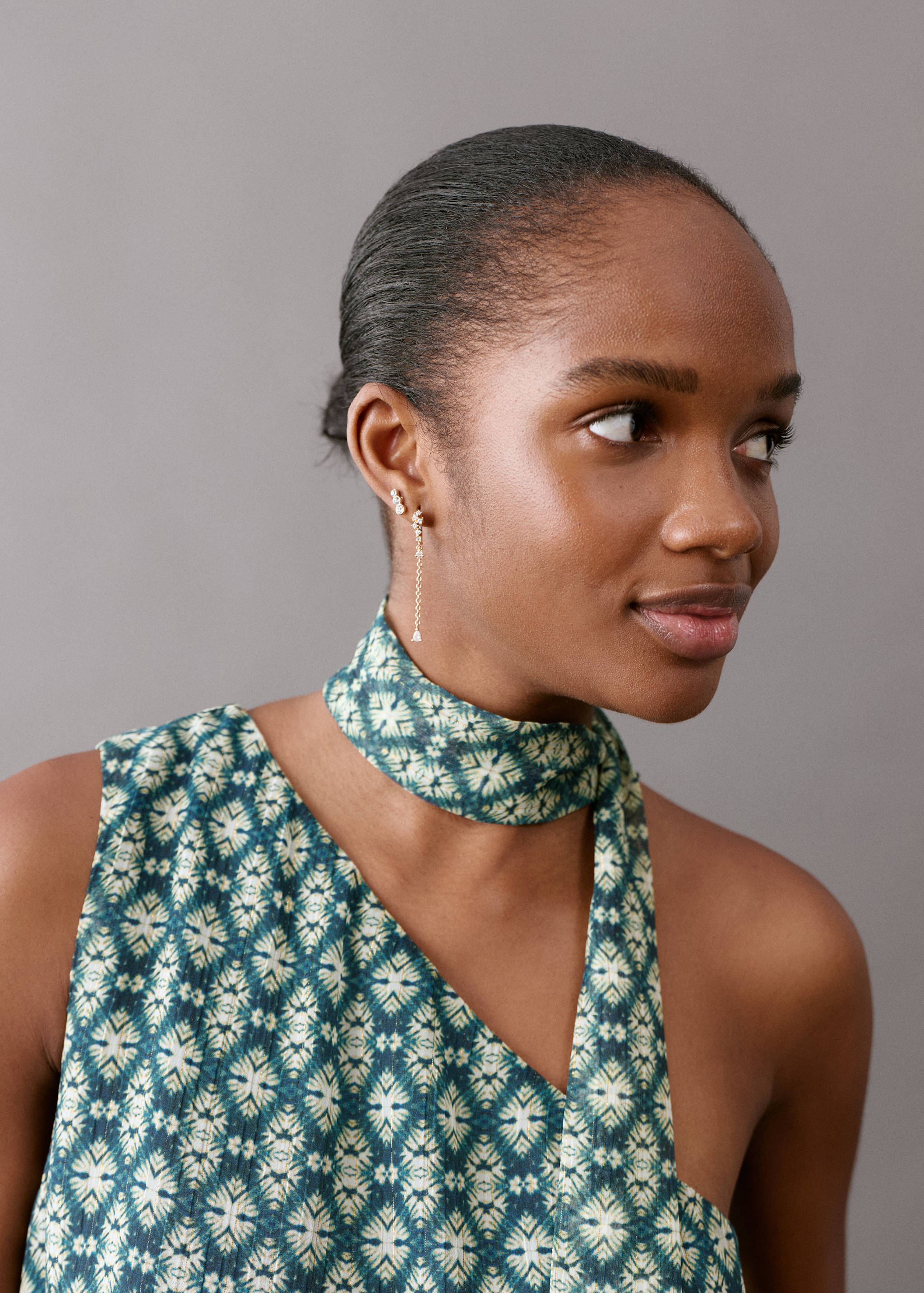 Асимметричная блузка с бантом на воротнике - Деталь изделия 1