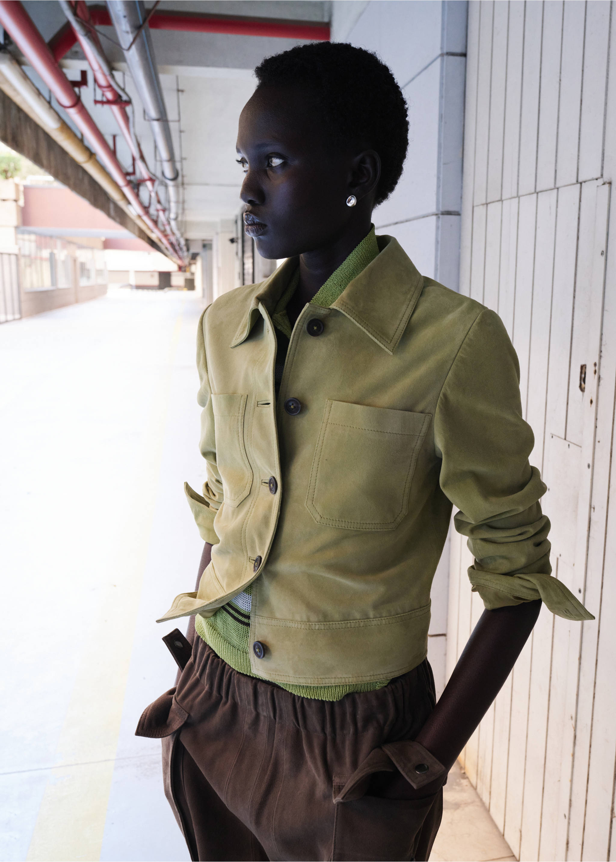 Veste daim boutons - Plan moyen, Vert pastel. Ref: 27045813-00.