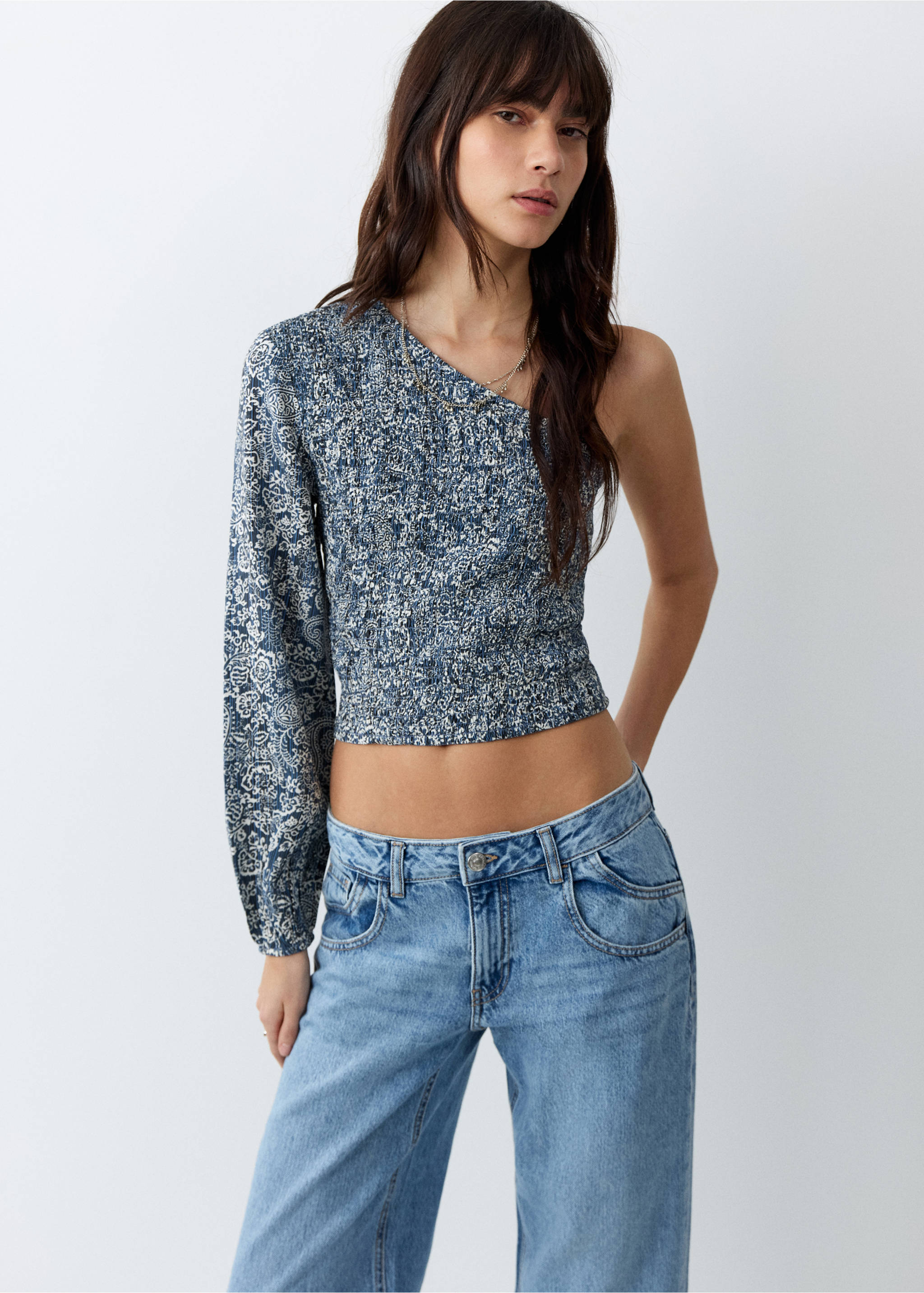 Top asymétrique imprimé - Plan moyen, Bleu marine foncé. Ref: 27045817-00.