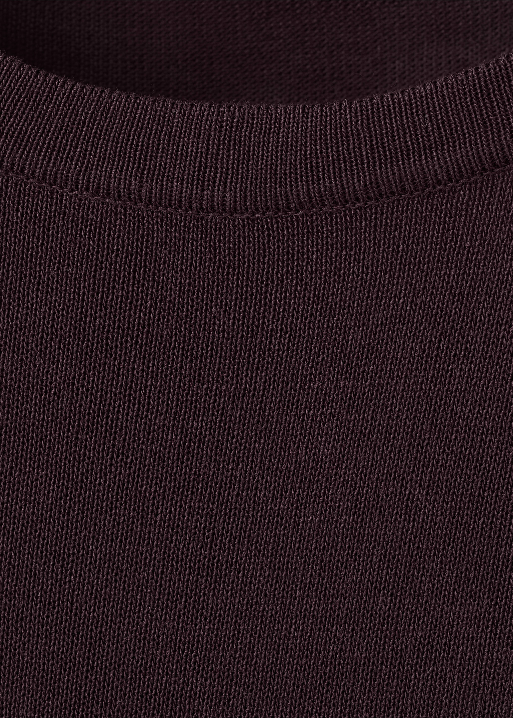 Kurzarm-Strickjersey - Detail des Artikels 8, Weinrot. Ref: 27045820-00.