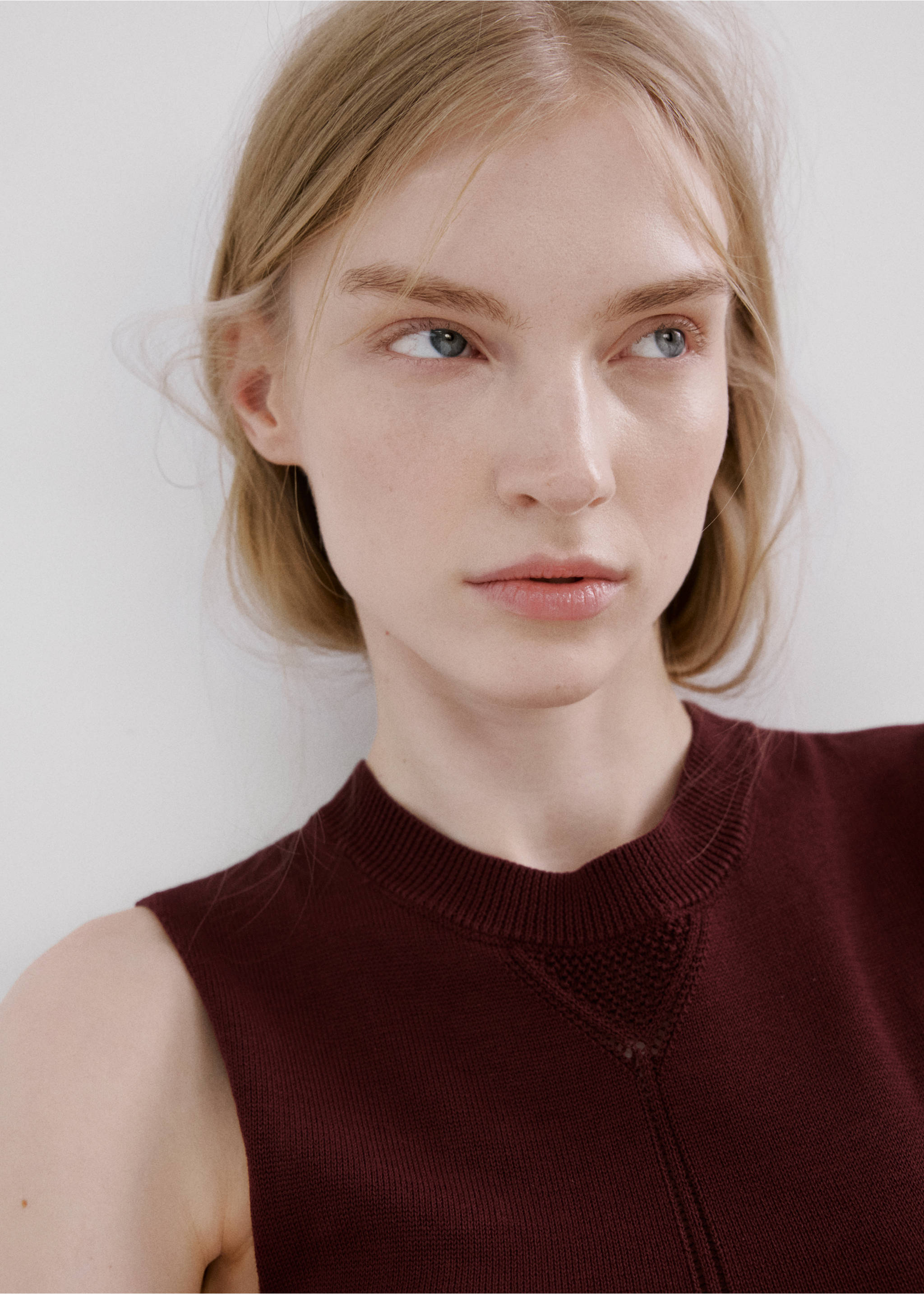 Knit midi dress - Details of the article 1, Wine. Ref: 27045824-00.