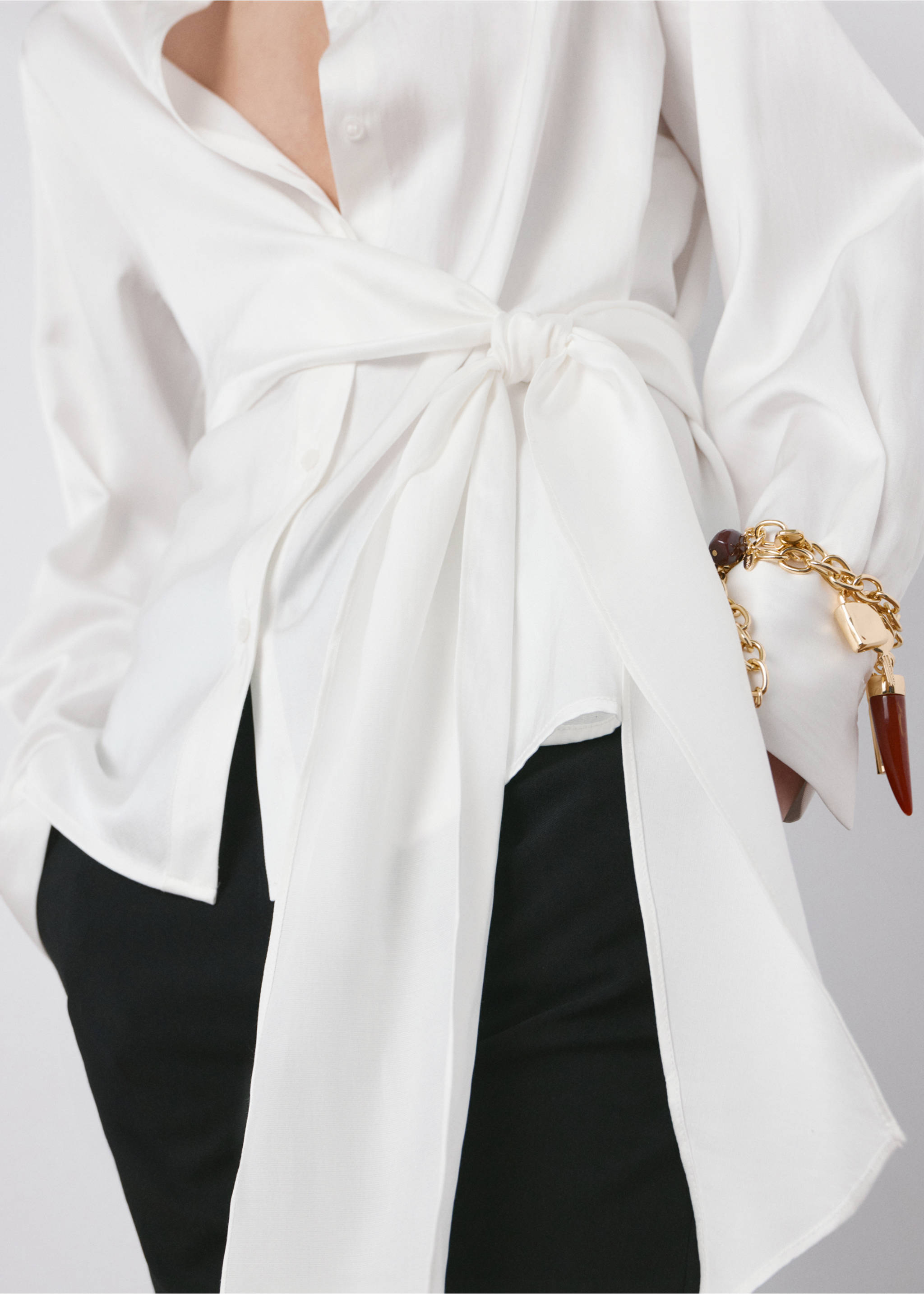 Side knot blouse - Details of the article 4, Off White. Ref: 27045827-01.