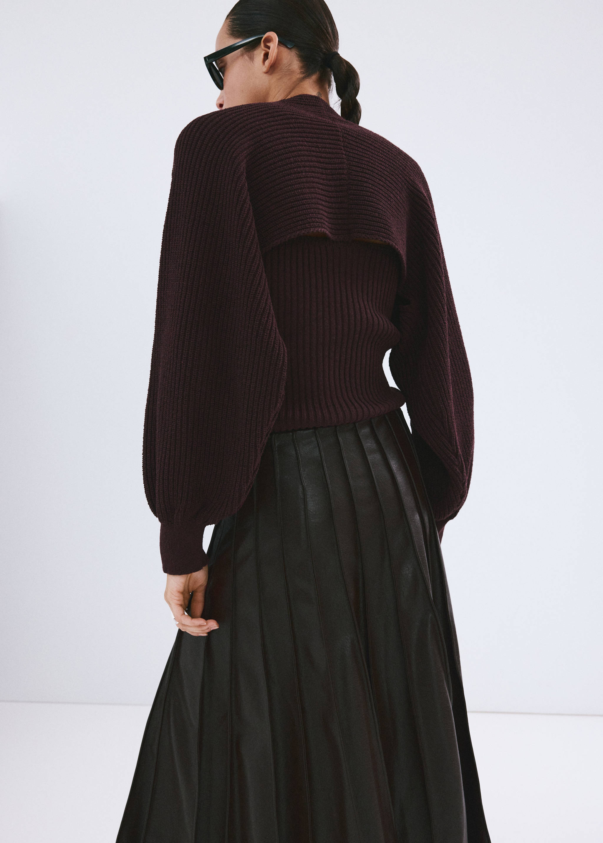 طقم من قطعتين من الكروشيه - الجهة الخلفية للمنتج