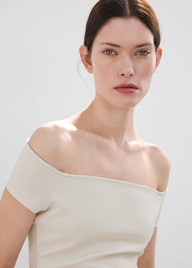 Tailliertes Off-Shoulder-Top — Weiß