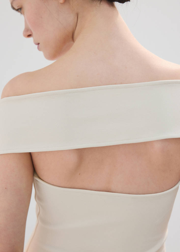 Tailliertes Off-Shoulder-Top — Weiß