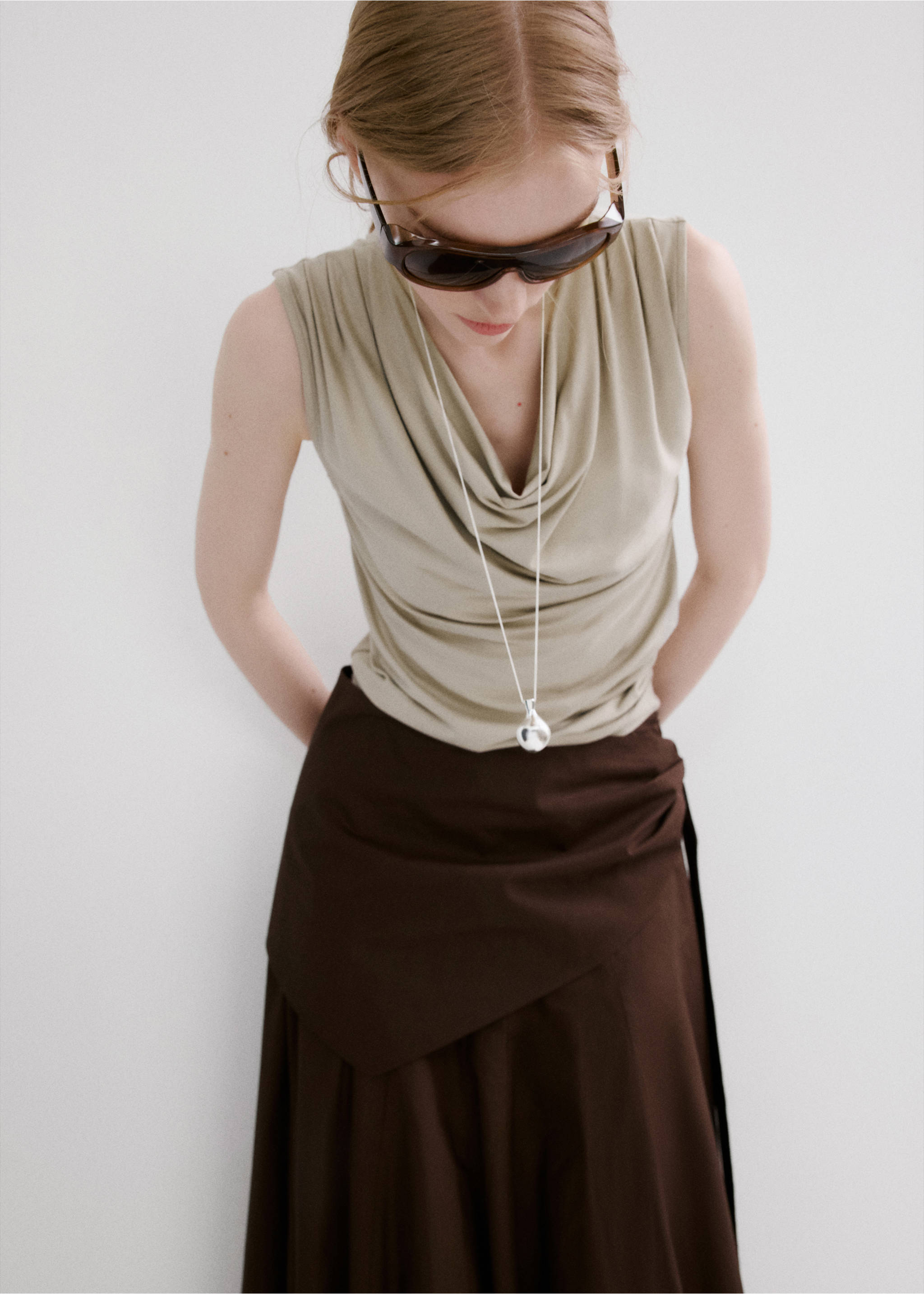 Draped fitted t-shirt - Medium plane, Light/Pastel Grey. Ref: 27045843-00.