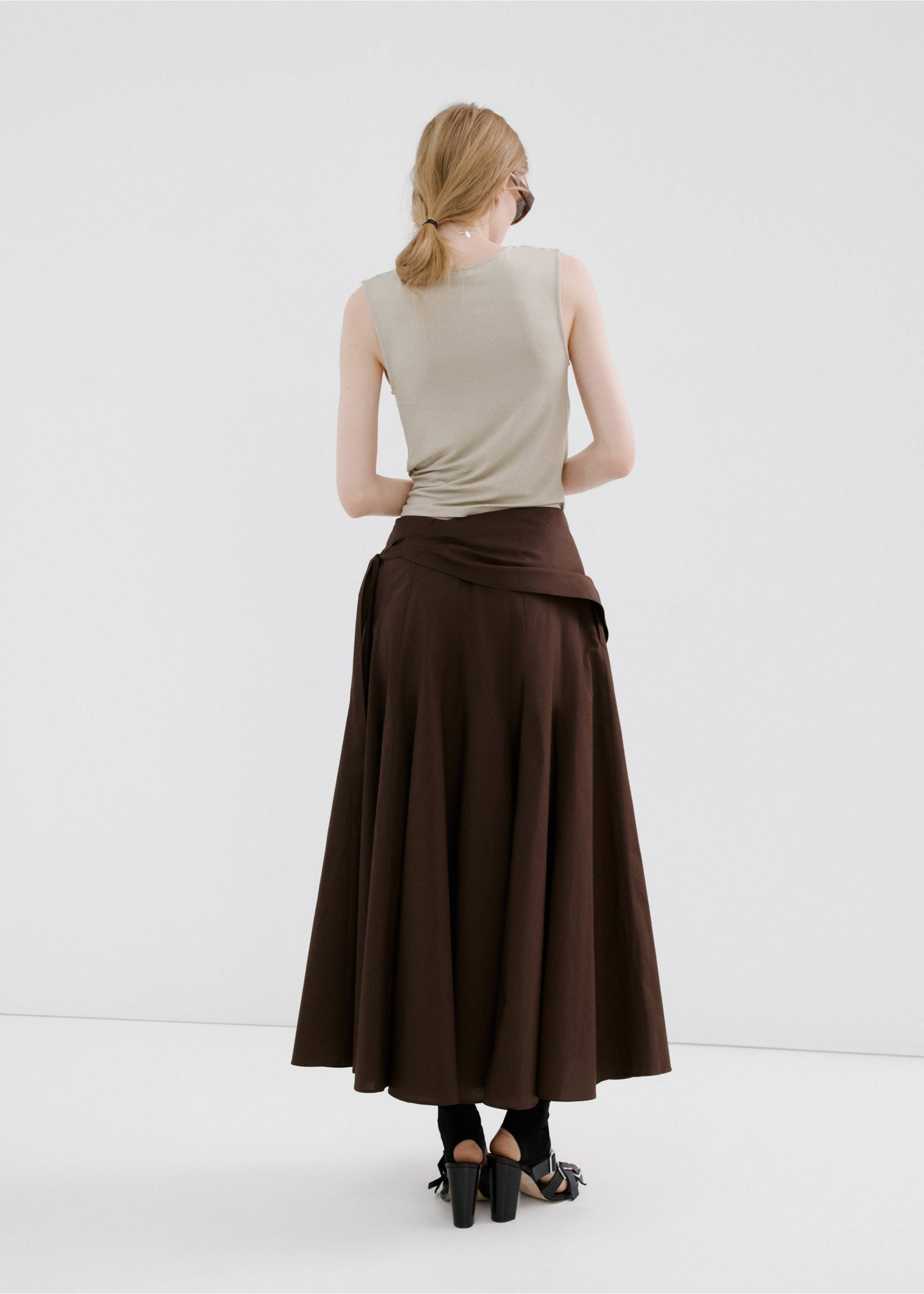 Draped fitted t-shirt - Reverse of the article, Light/Pastel Grey. Ref: 27045843-00.