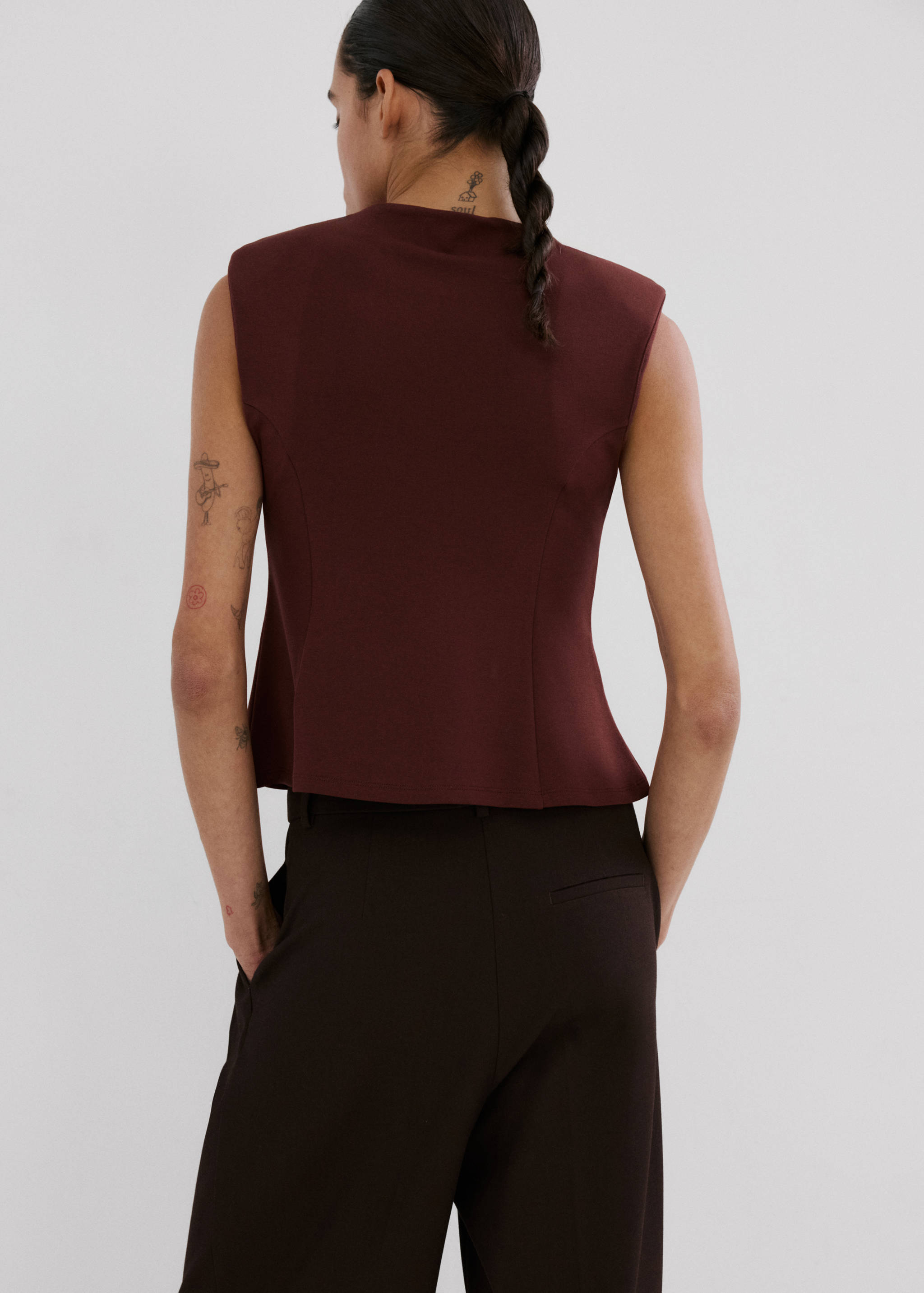 Peplum shoulder pad T-shirt - Reverse of the article