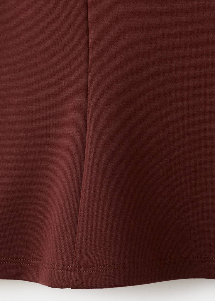 Peplum shoulder pad T-shirt — Burgundy