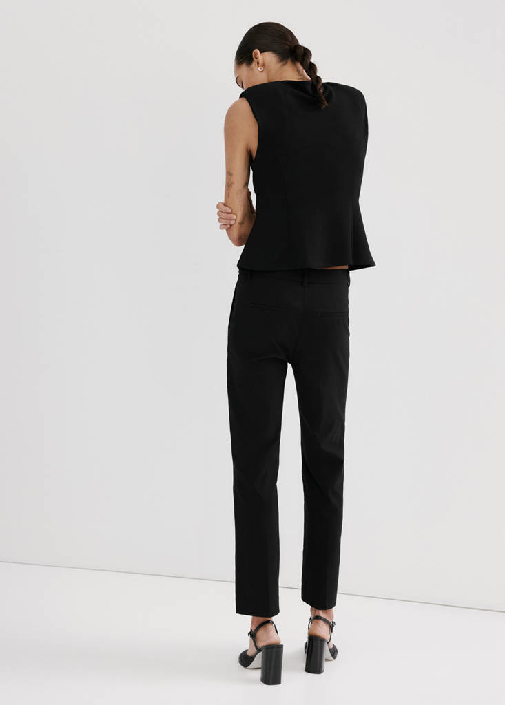 Peplum shoulder pad T-shirt — Black