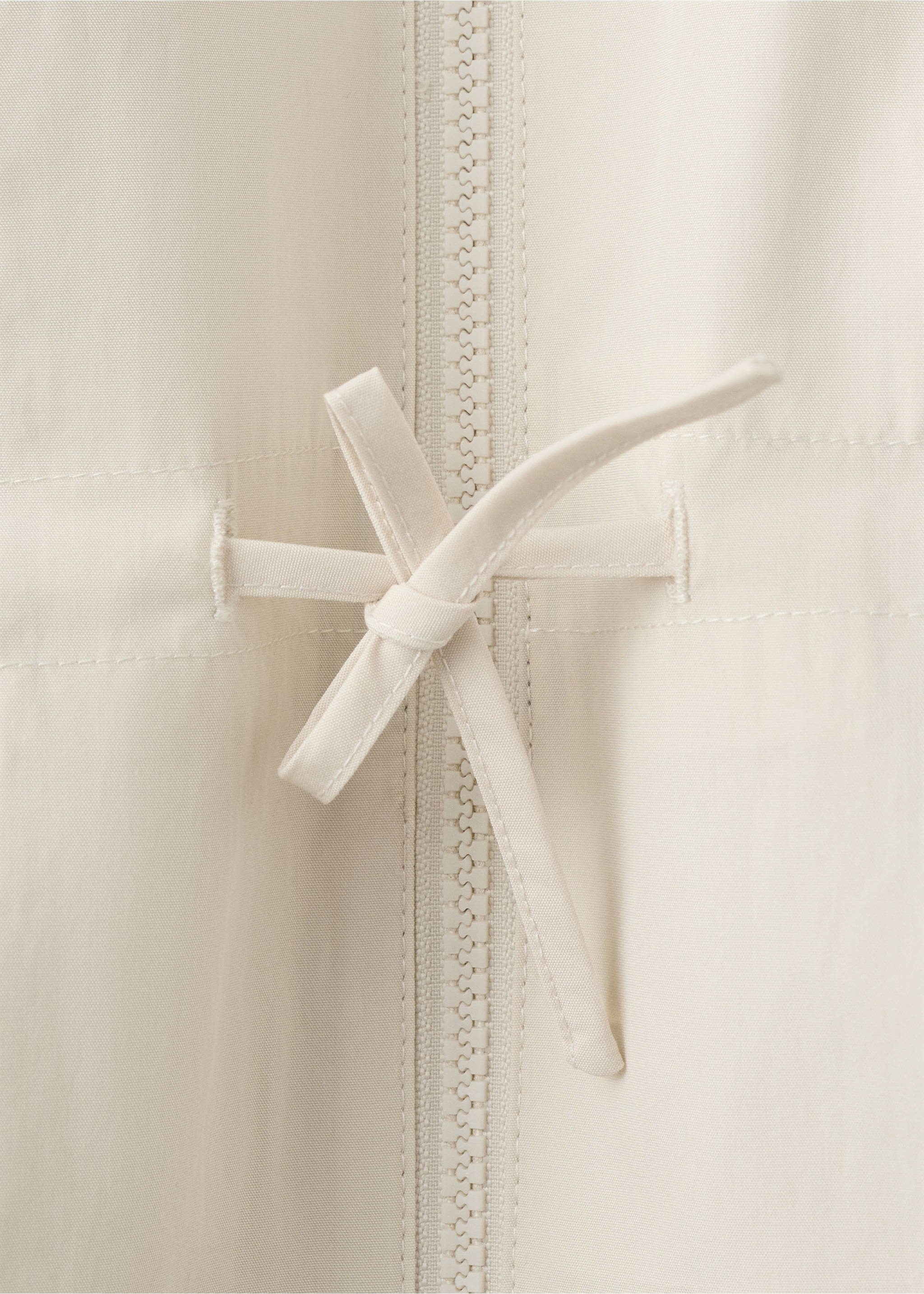 Veste cirée avec nœud - Détail de l'article 8, Écru. Ref: 27045929-00.