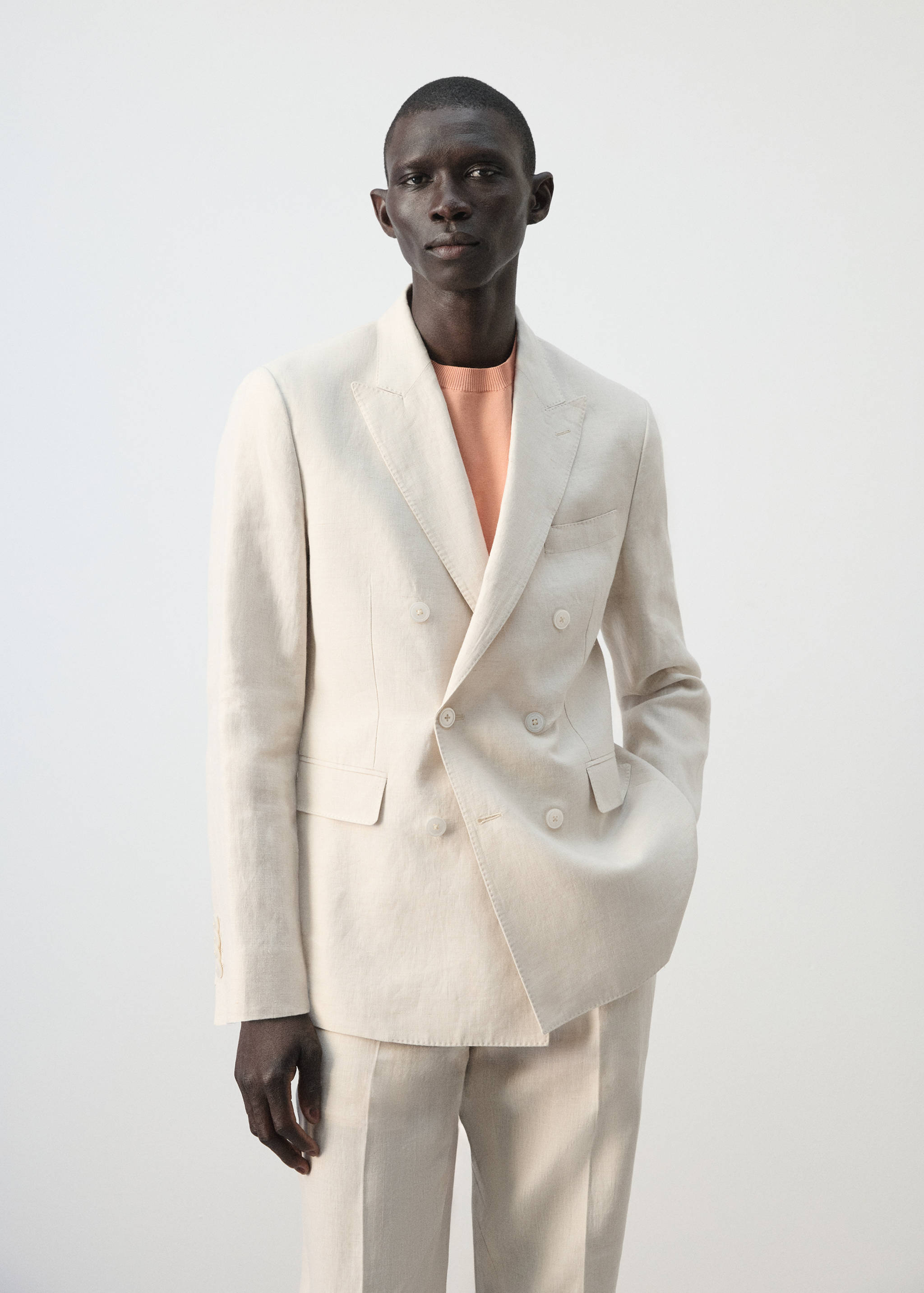 Двубортный костюмный пиджак slim fit Amalfi 100% лен - Средний план